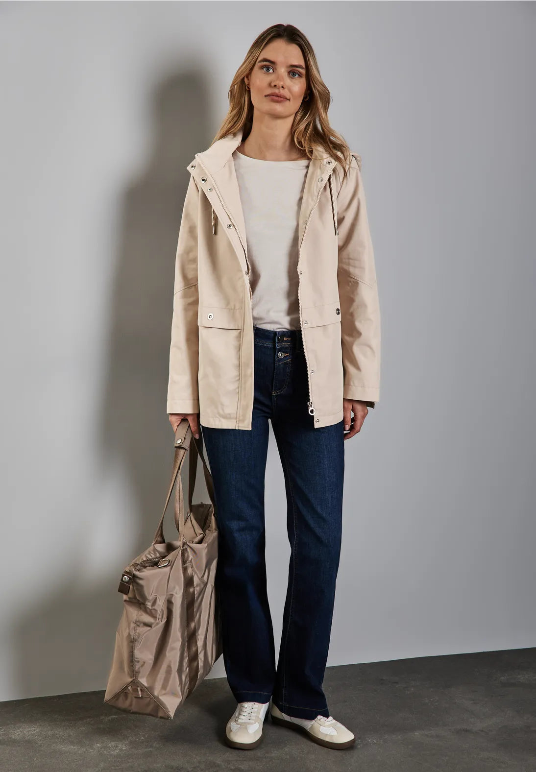 STREET ONE PAKA BEIGE CON CAPUCHA