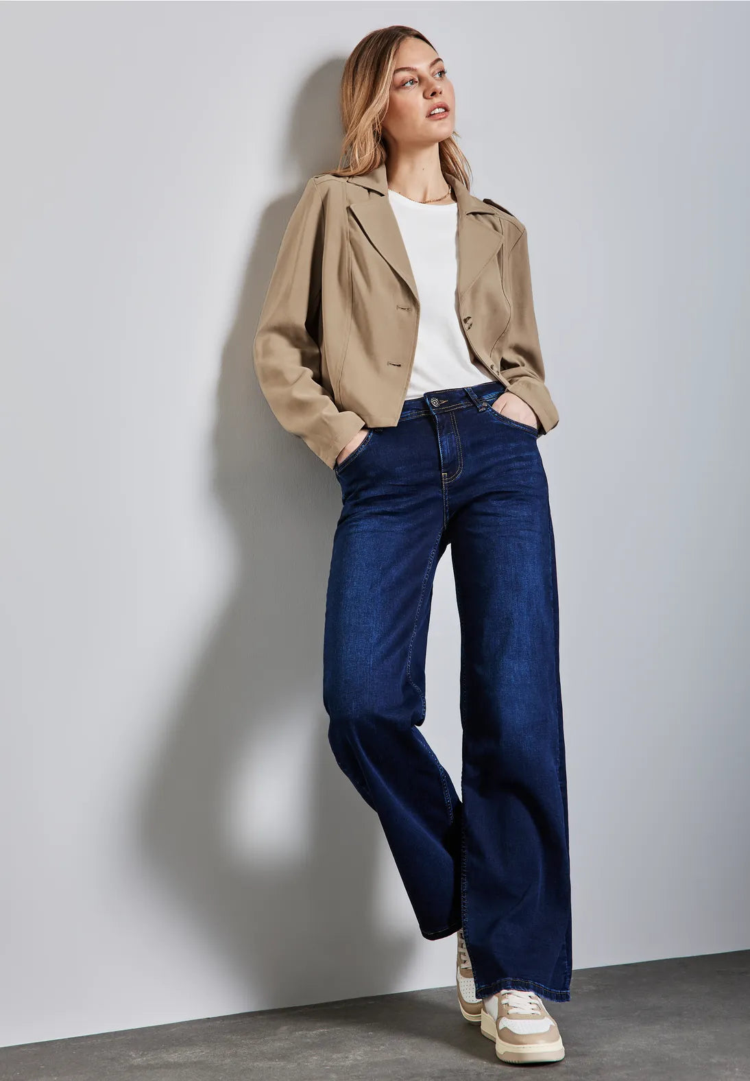 GABARDINA CORTA MARRON