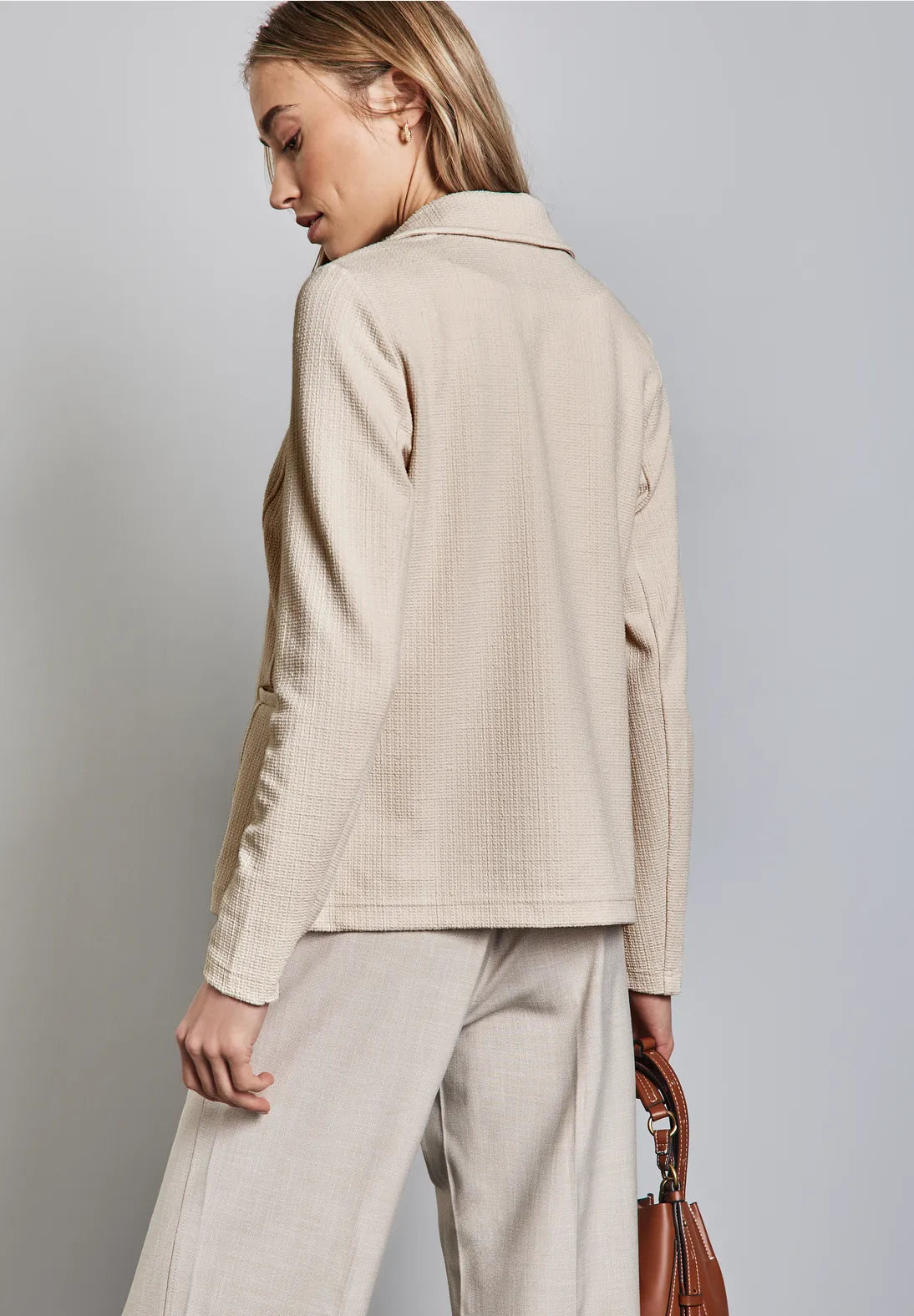 STREET ONE BLAZER ELASTICA CUELLO SOLAPA Y BOLSILLOS