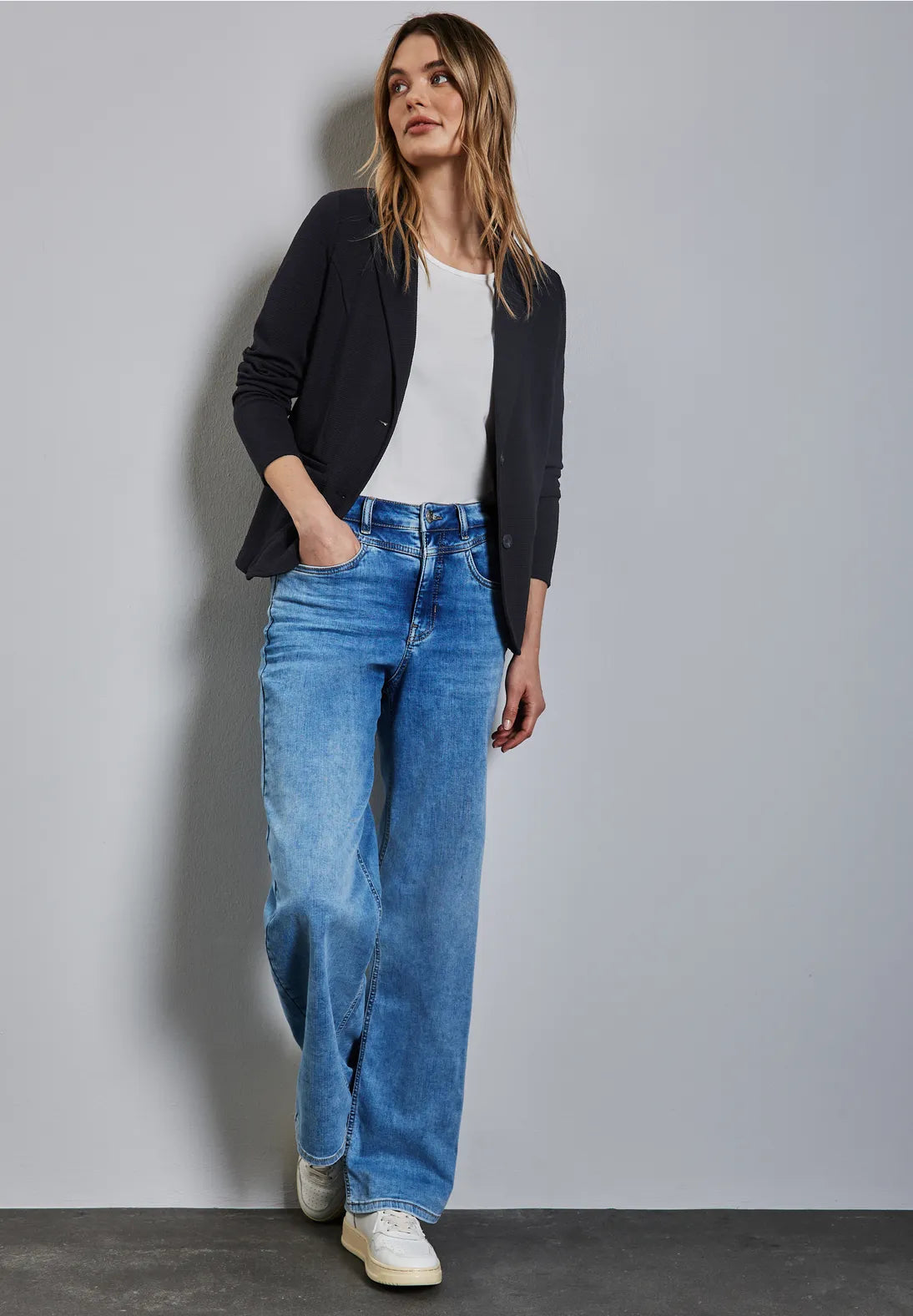 STREET ONE BLAZER ELASTICA CUELLO SOLAPA Y BOLSILLOS