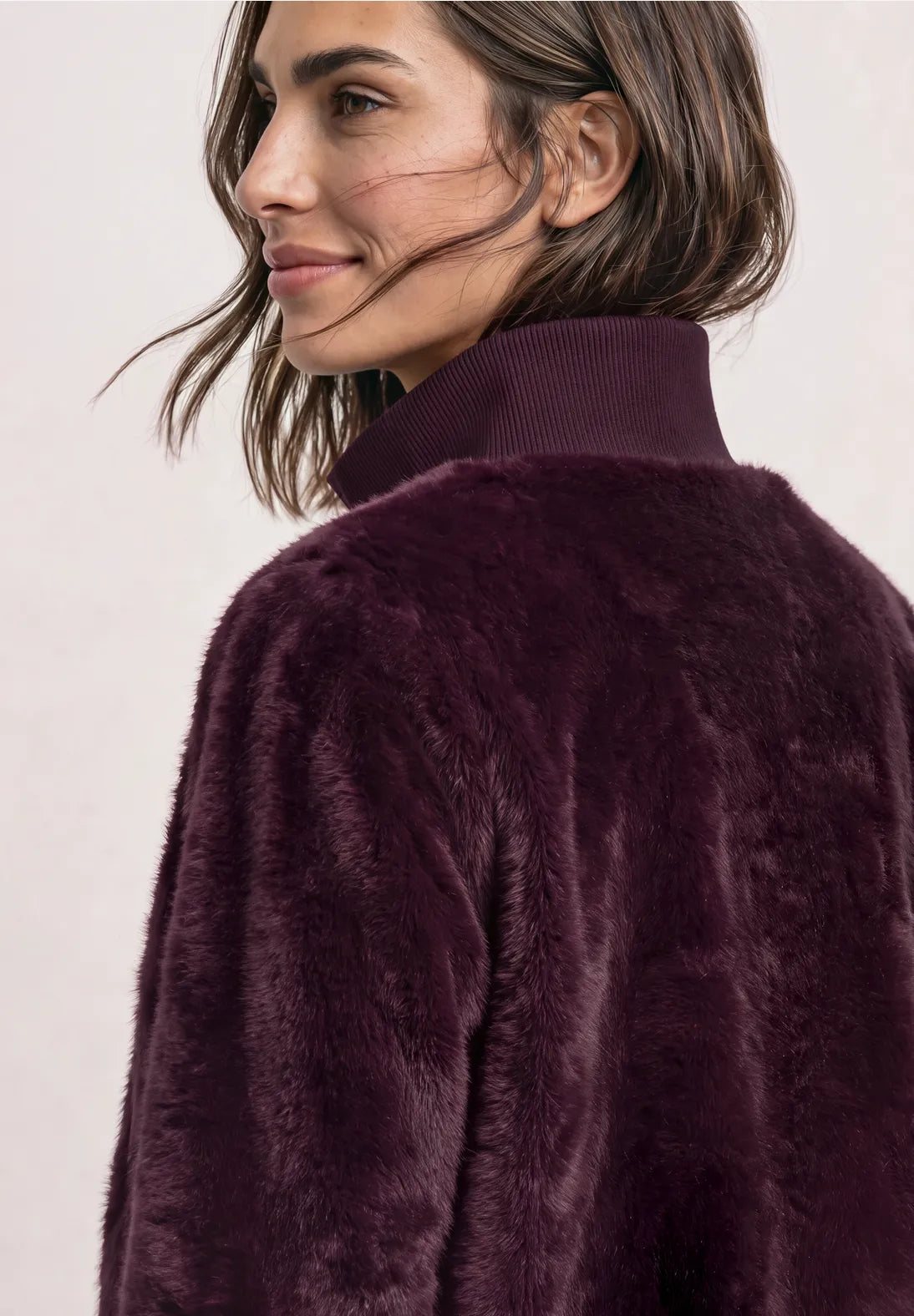 Chaqueta corta granate Street one. EspritCalafell