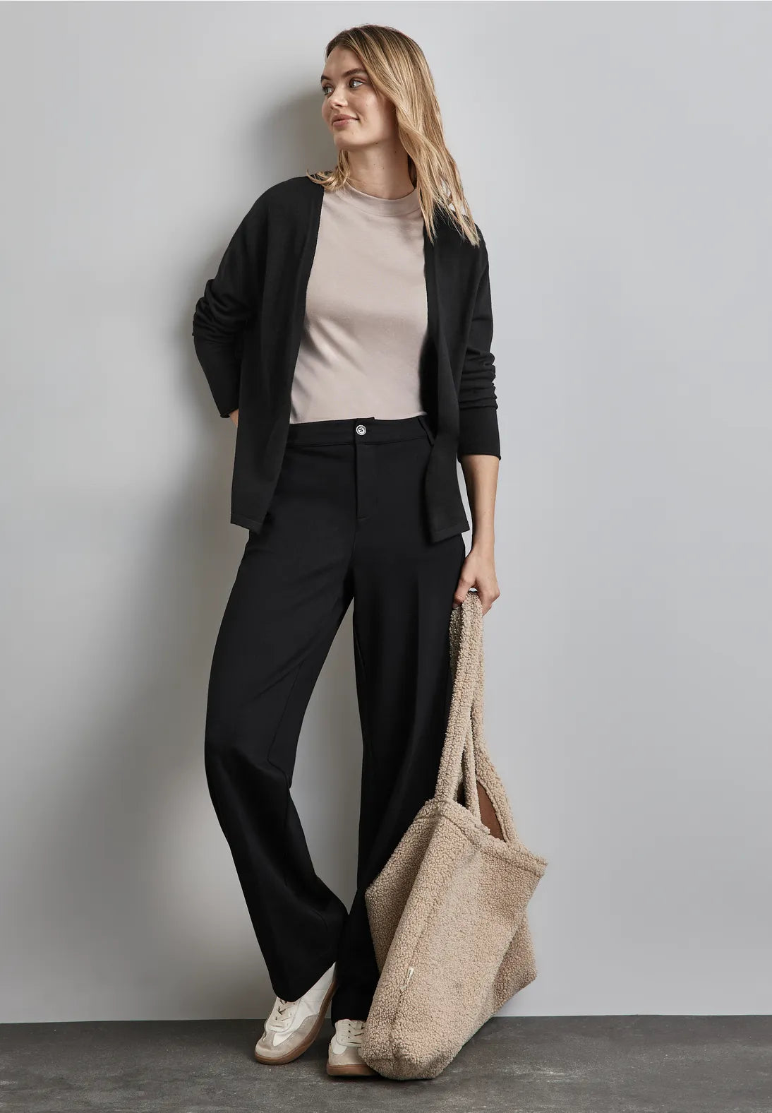 CARDIGAN ABIERTO DE TEJIDO SUAVE