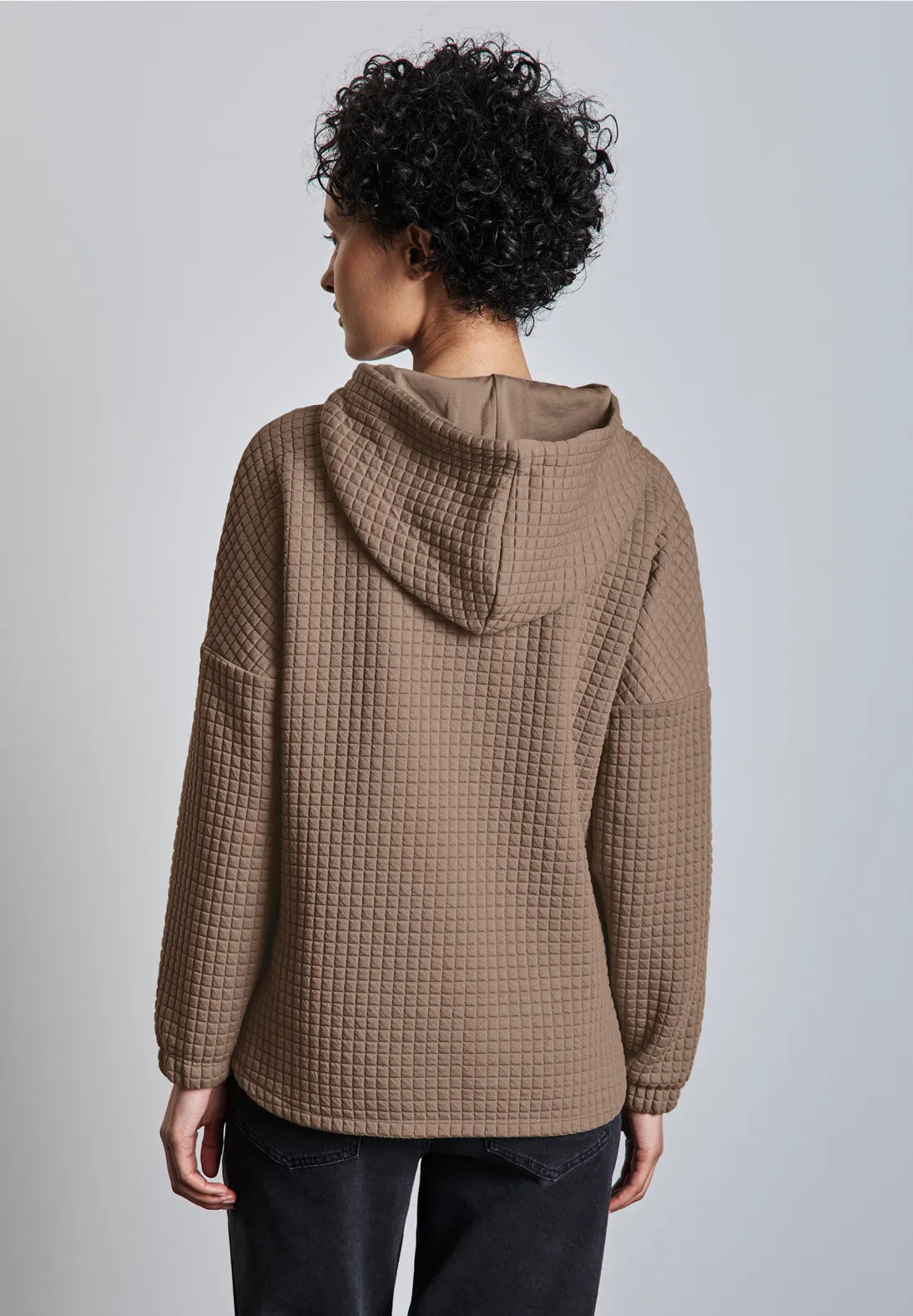 SUDADERA CON CAPUCHA DE ESTILO INFORMAL