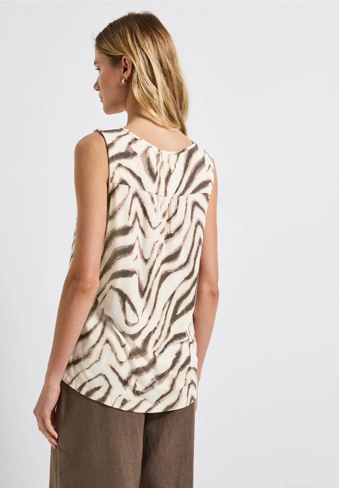 STREET ONE TOP SIN MANGAS TONOS BEIGE