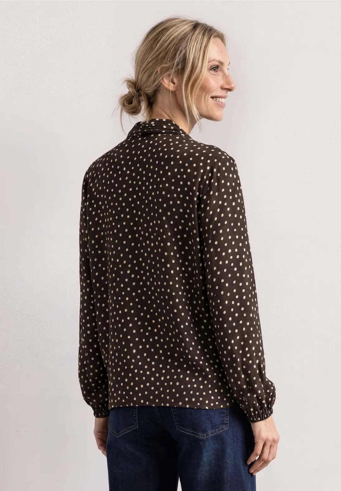 BLUSA MARRON CON TEXTURA ESTAMPADA STREET ONE