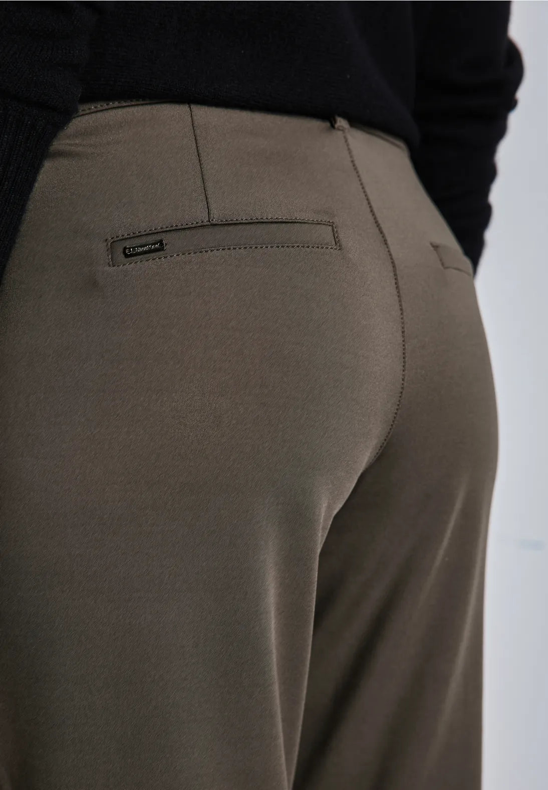 PANTALON CHINO DE CINTURA MEDIA