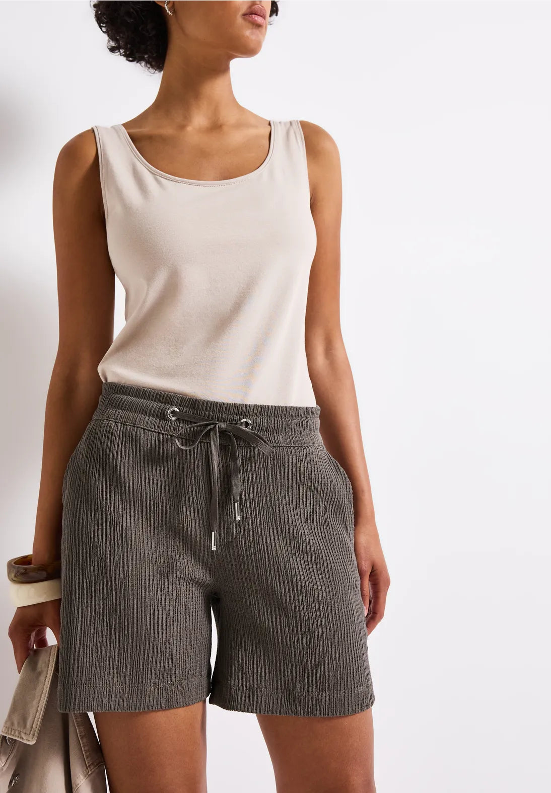 STREET ONE SHORT MARRON CON CINTURA ELASTICA