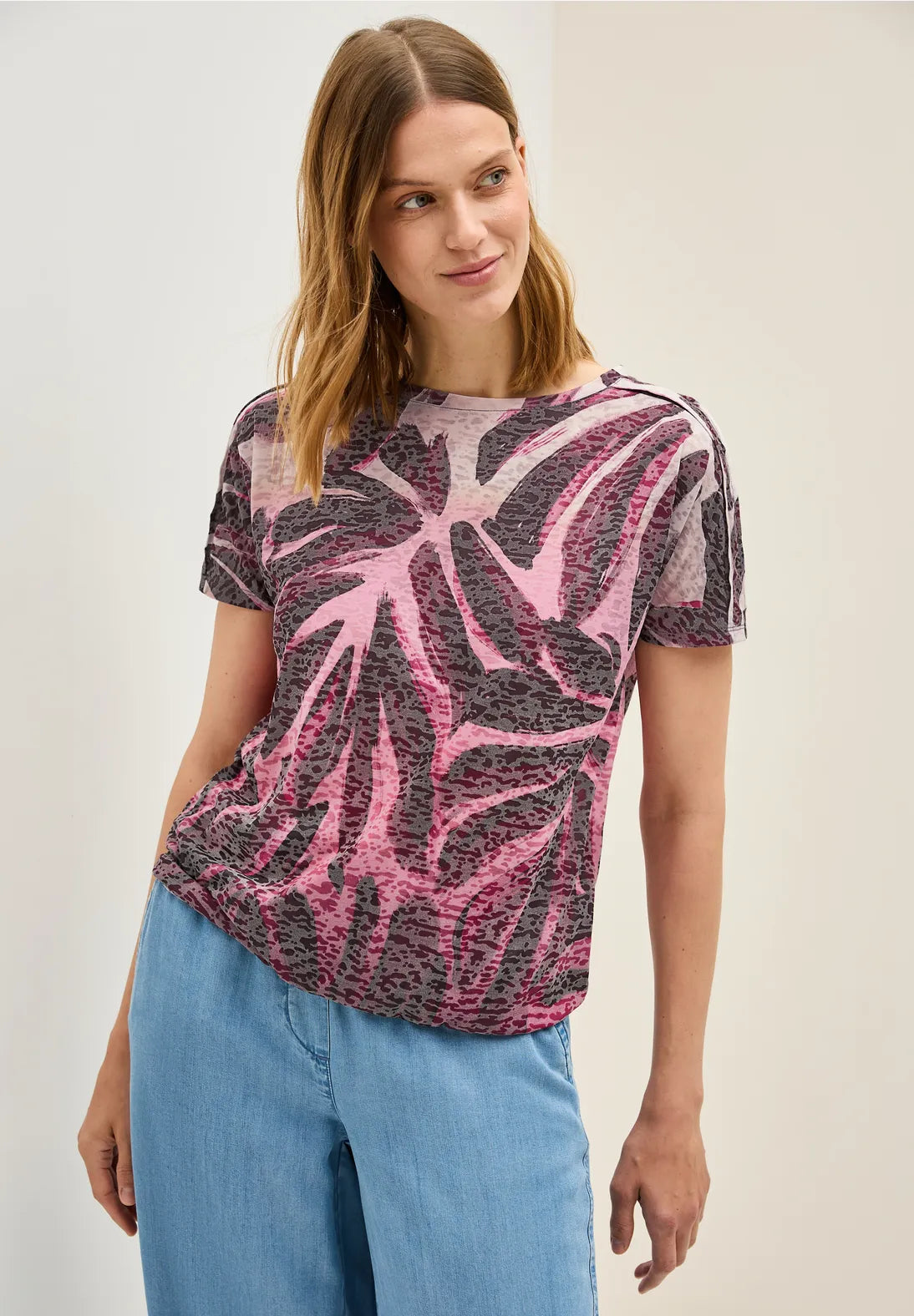 CECIL CAMISETA ESTAMPADA ESCOTE ABIERTO