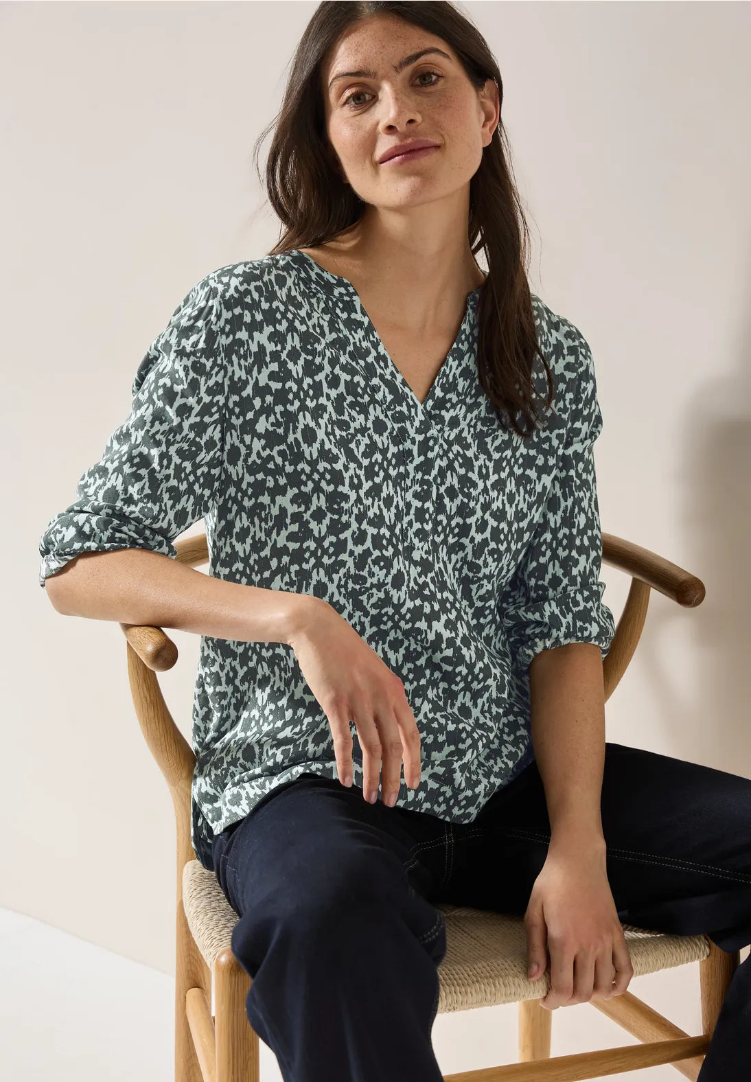 CECIL BLUSA ESTAMPADA MANGA 3/4 CUELLO EN V
