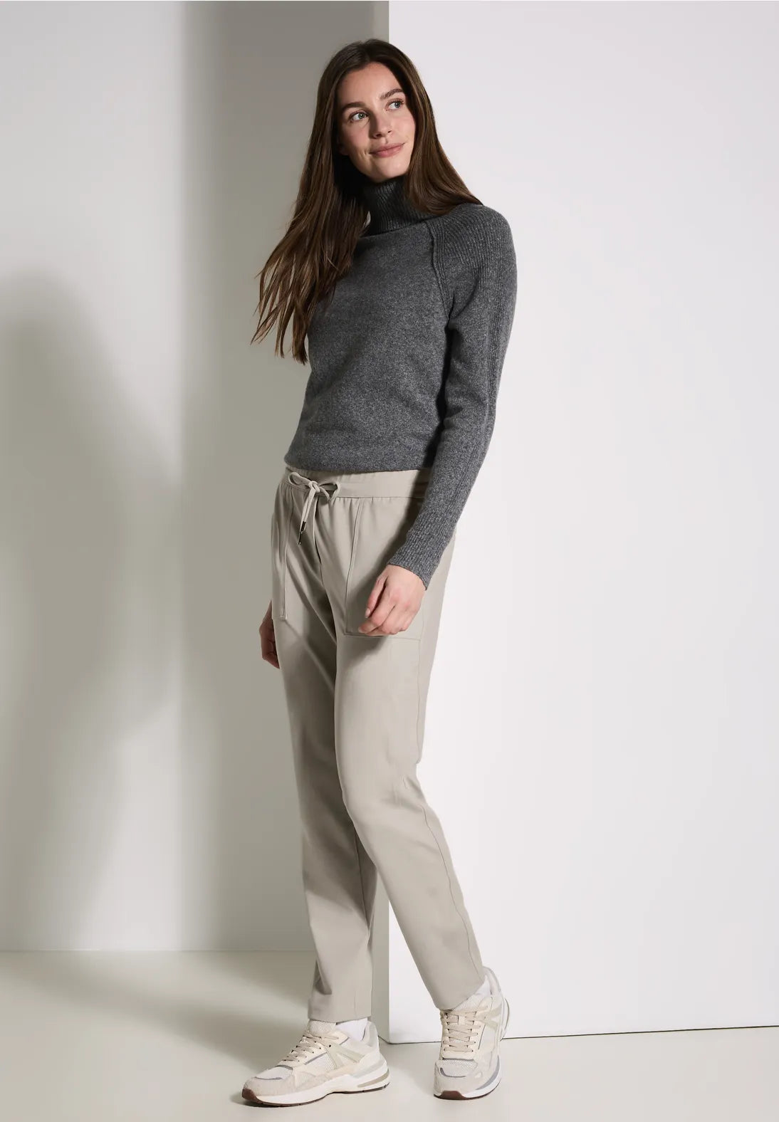 PANTALONES CASUAL CON CORDON