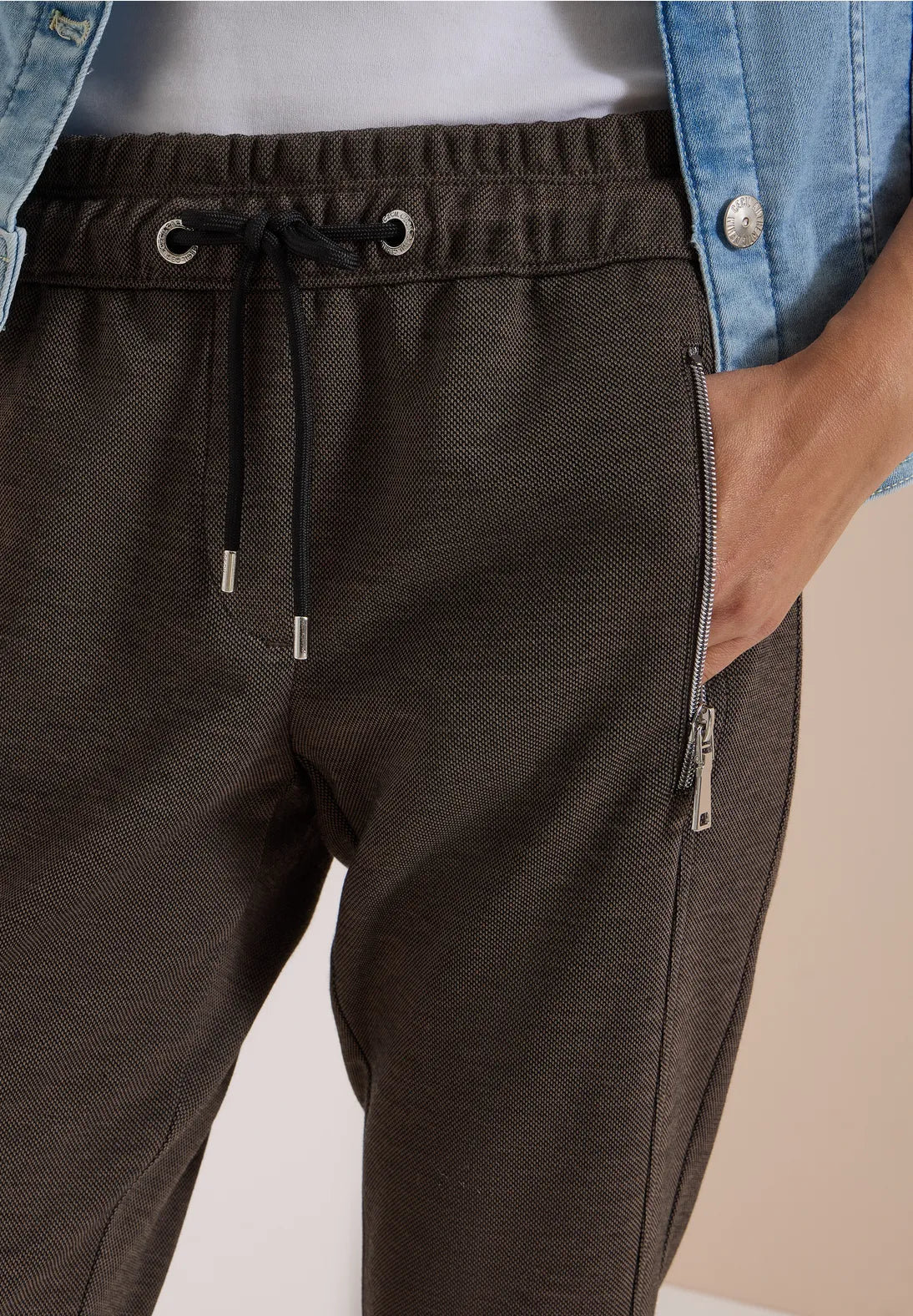 PANTALONES TIRO MEDIO DETALLES CON CREMALLERA CECIL