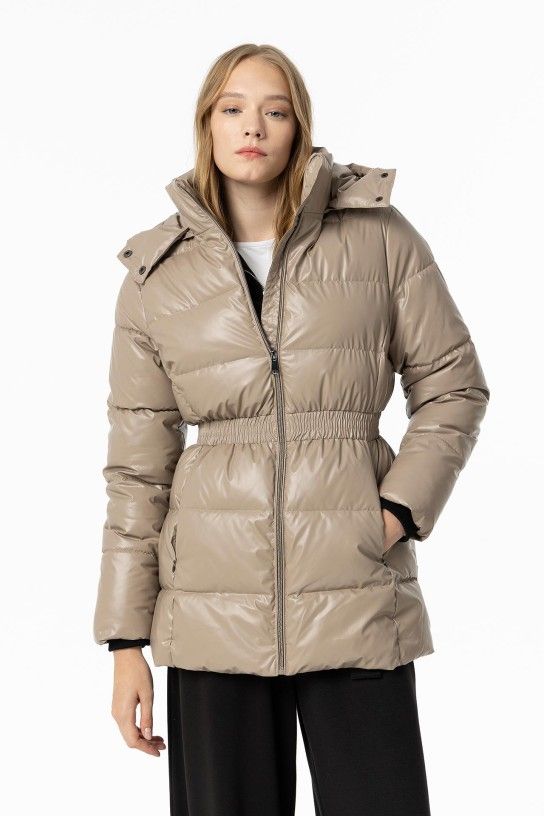 CHAQUETA ACOLCHADA CON CINTURA ELASTICA