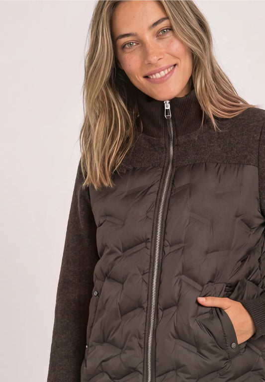 chaqueta acolchada marron. EN3CALAFELL