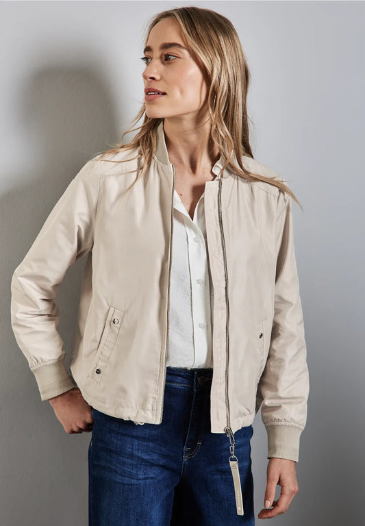 CAZADORA CORTA TIPO BOMBER