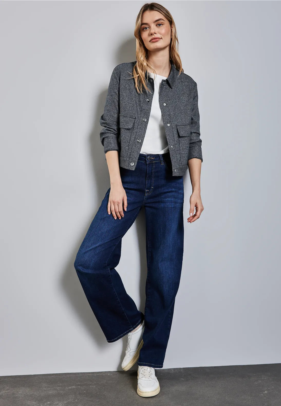CHAQUETA CORTA MELANGE CON BOLSILLOS