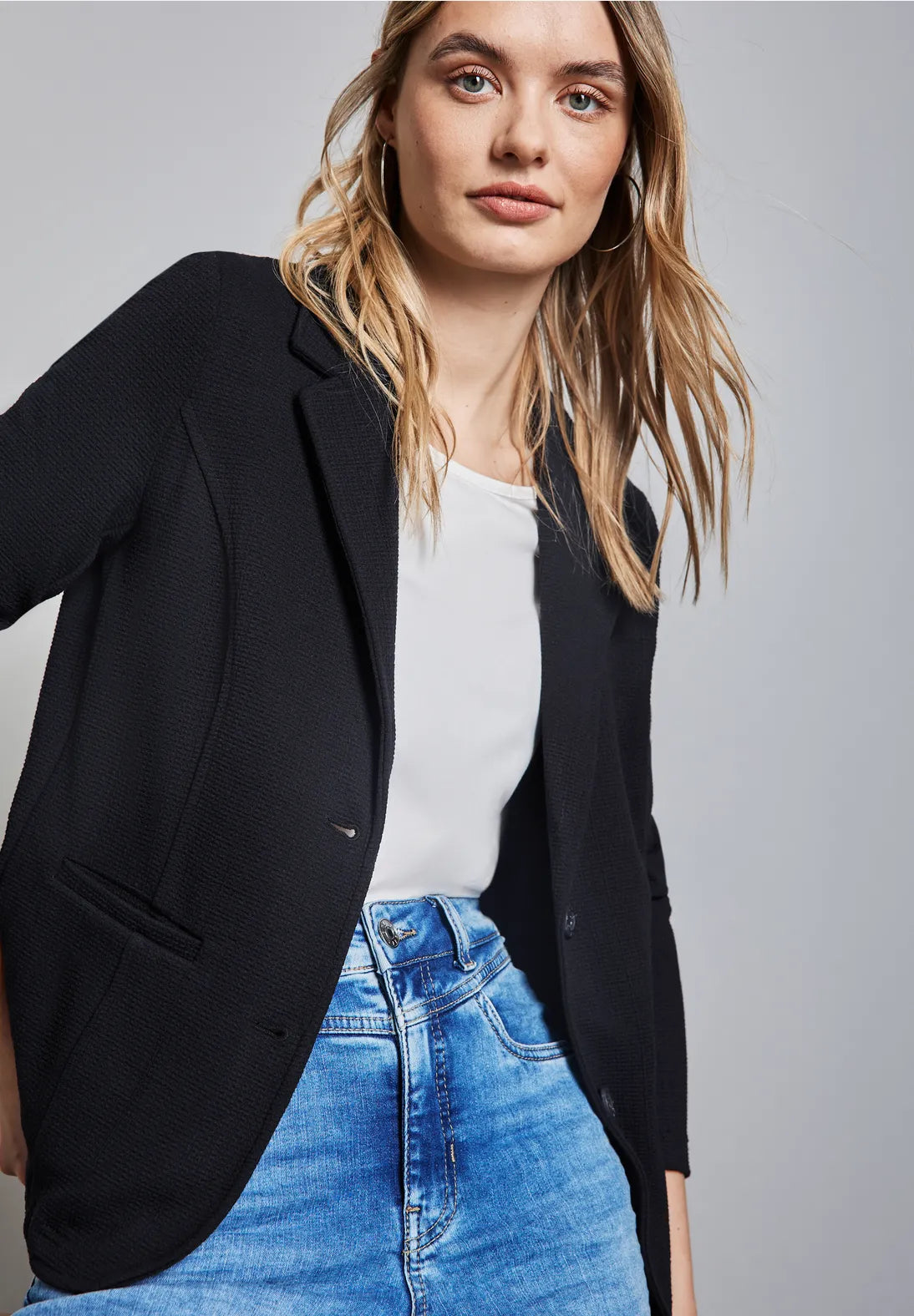 STREET ONE BLAZER ELASTICA CUELLO SOLAPA Y BOLSILLOS