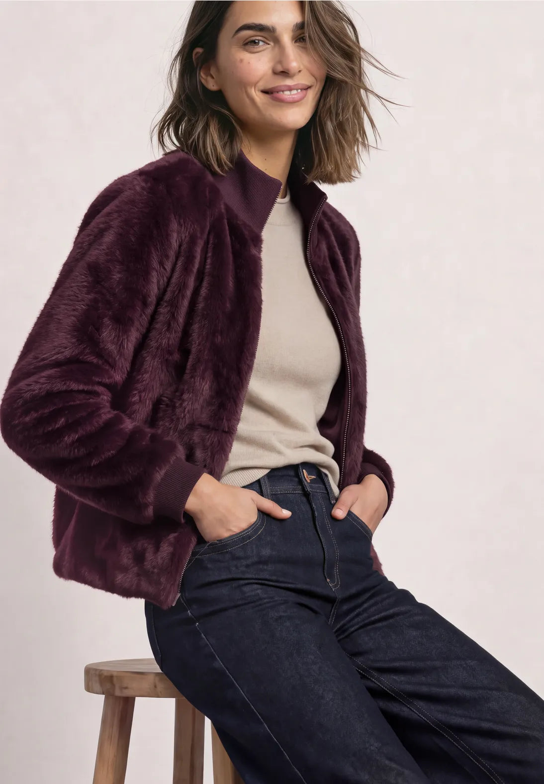 Chaqueta corta granate Street one. EspritCalafell