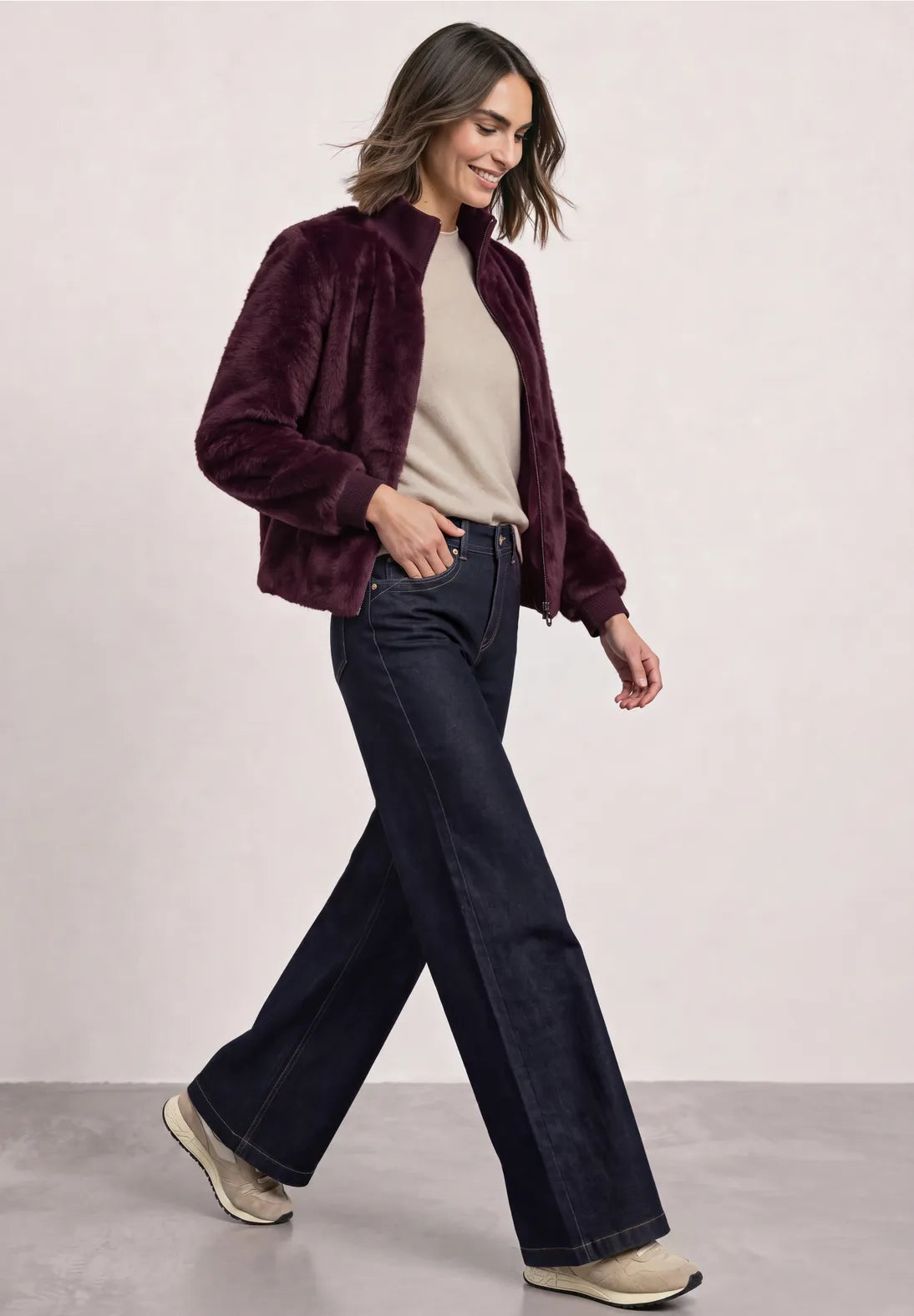 Chaqueta corta granate Street one. EspritCalafell