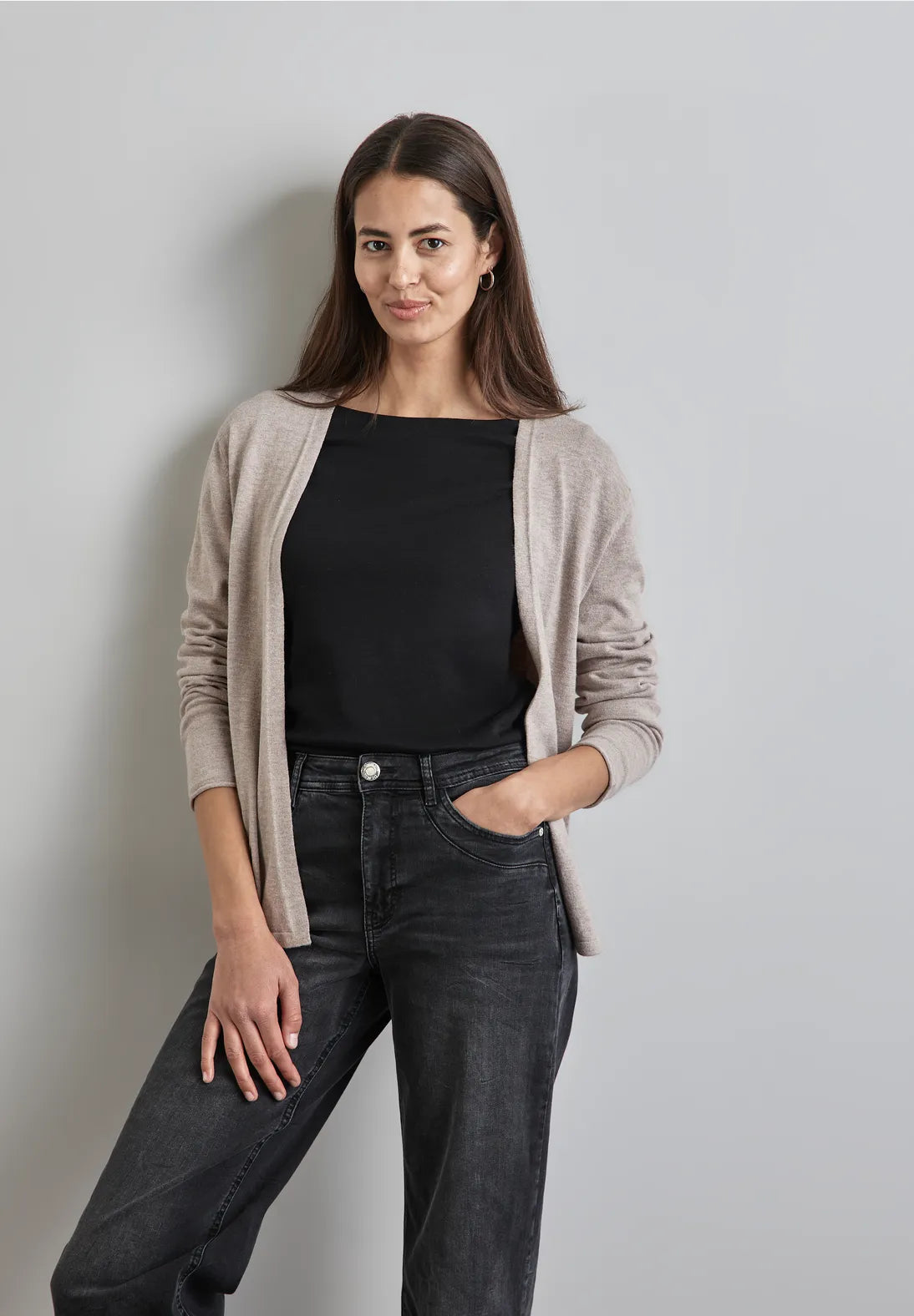 CARDIGAN ABIERTO DE TEJIDO SUAVE
