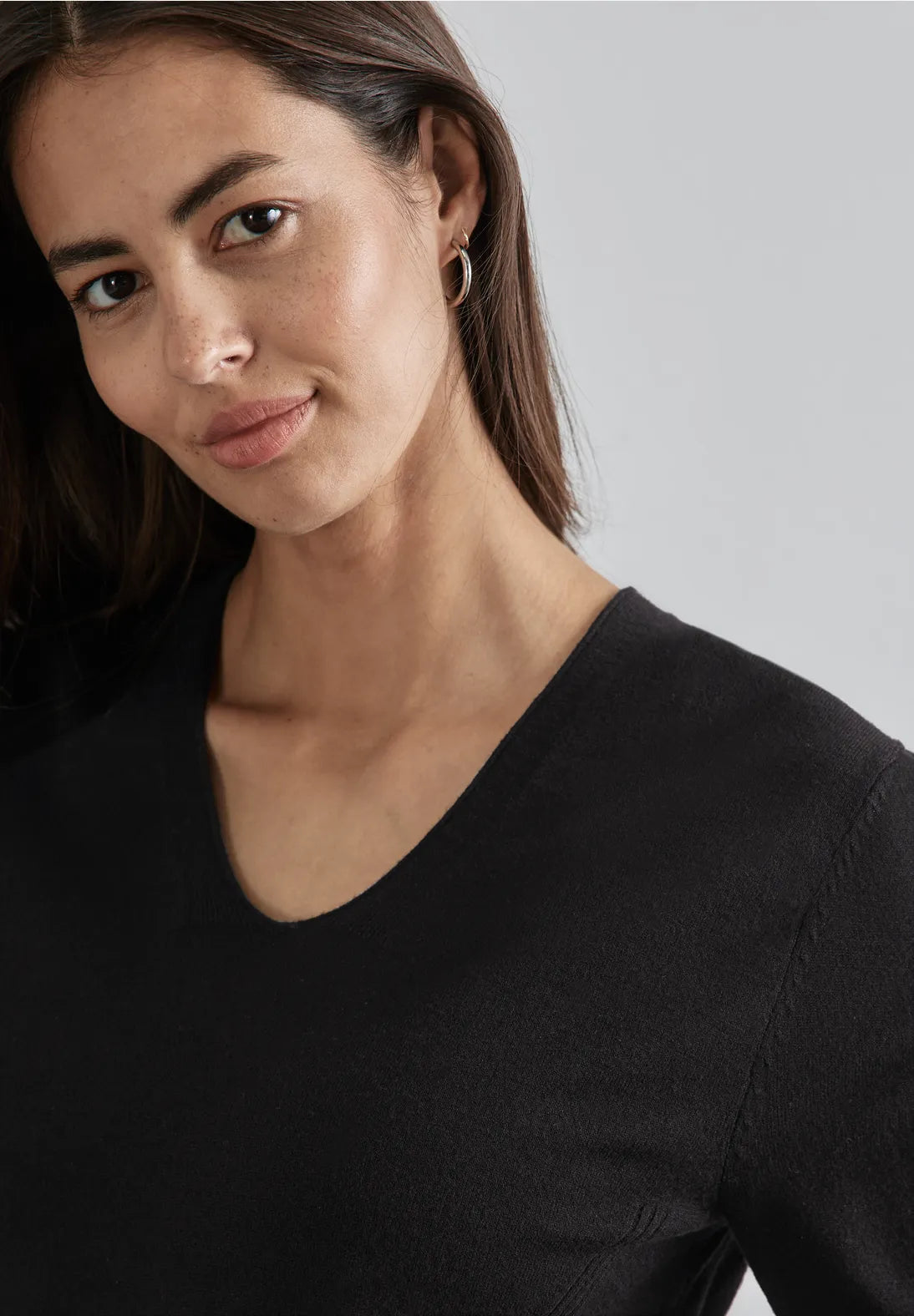 JERSEY DE PUNTO FINO CUELLO EN V