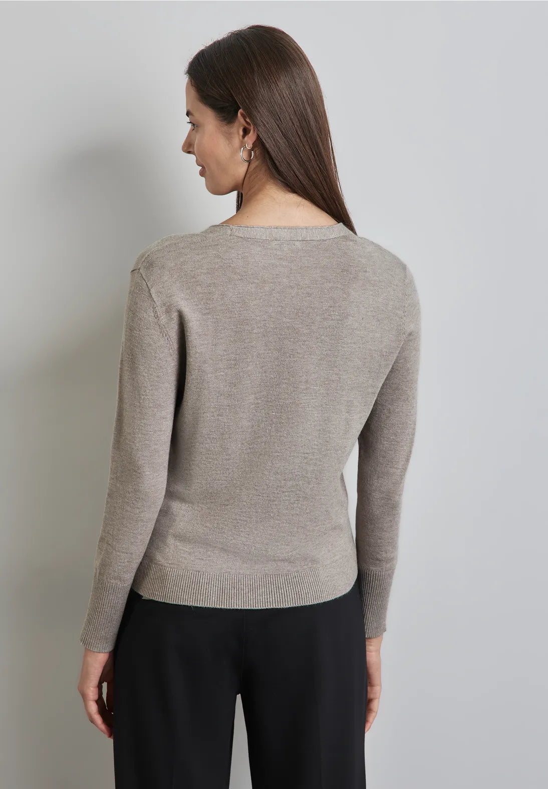 JERSEY DE PUNTO FINO CUELLO EN V