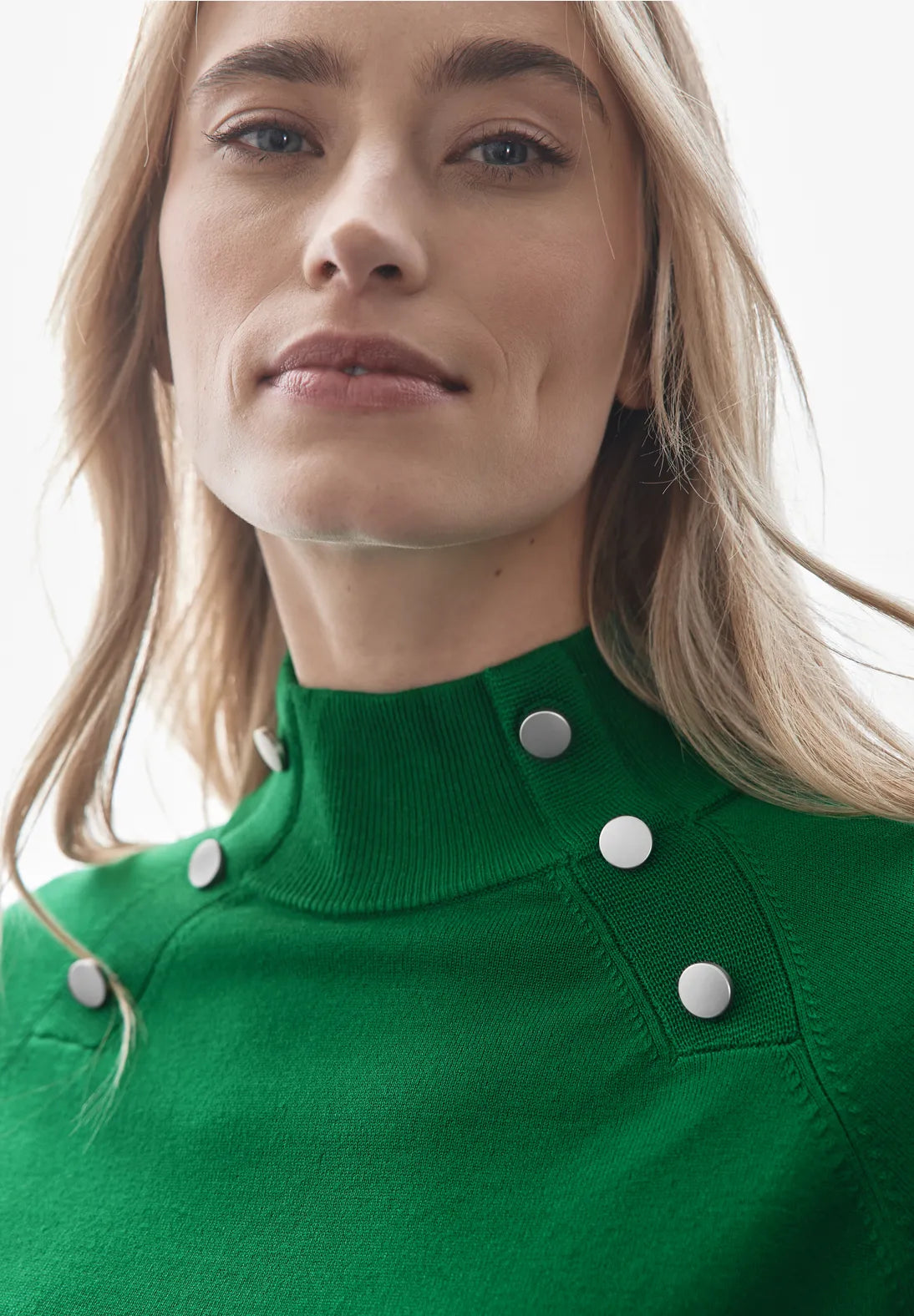 JERSEY DE PUNTO FINO CON DETALLE BOTONES
