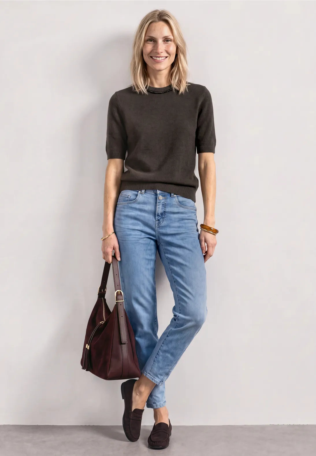 Sueter marron detalle deocrativo. EspritCalafell