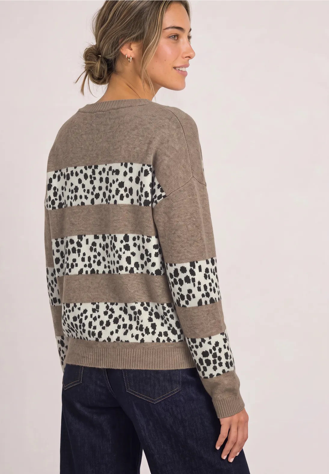 jersey color beige detalles animal print. EspritCalafell