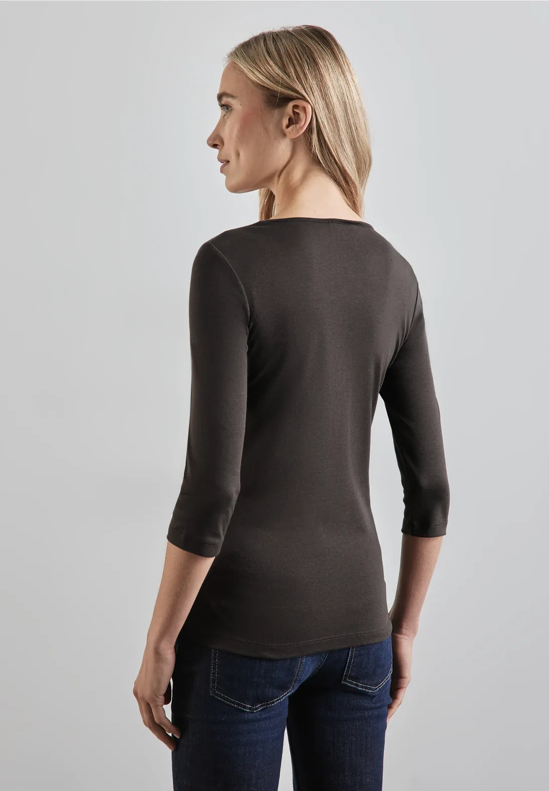 CAMISETA BASICA MARRON MANGA FRANCESA
