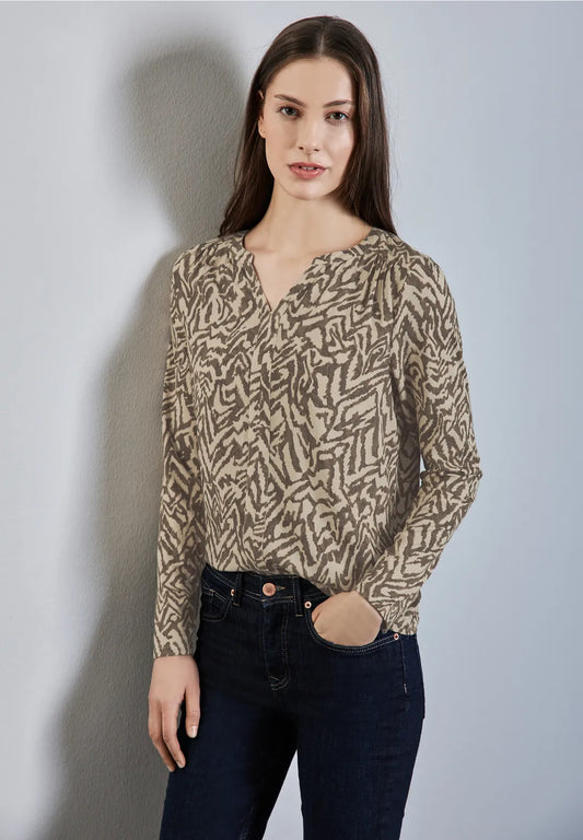 BLUSA ESTAMPADA ESCOTE ABIERTO