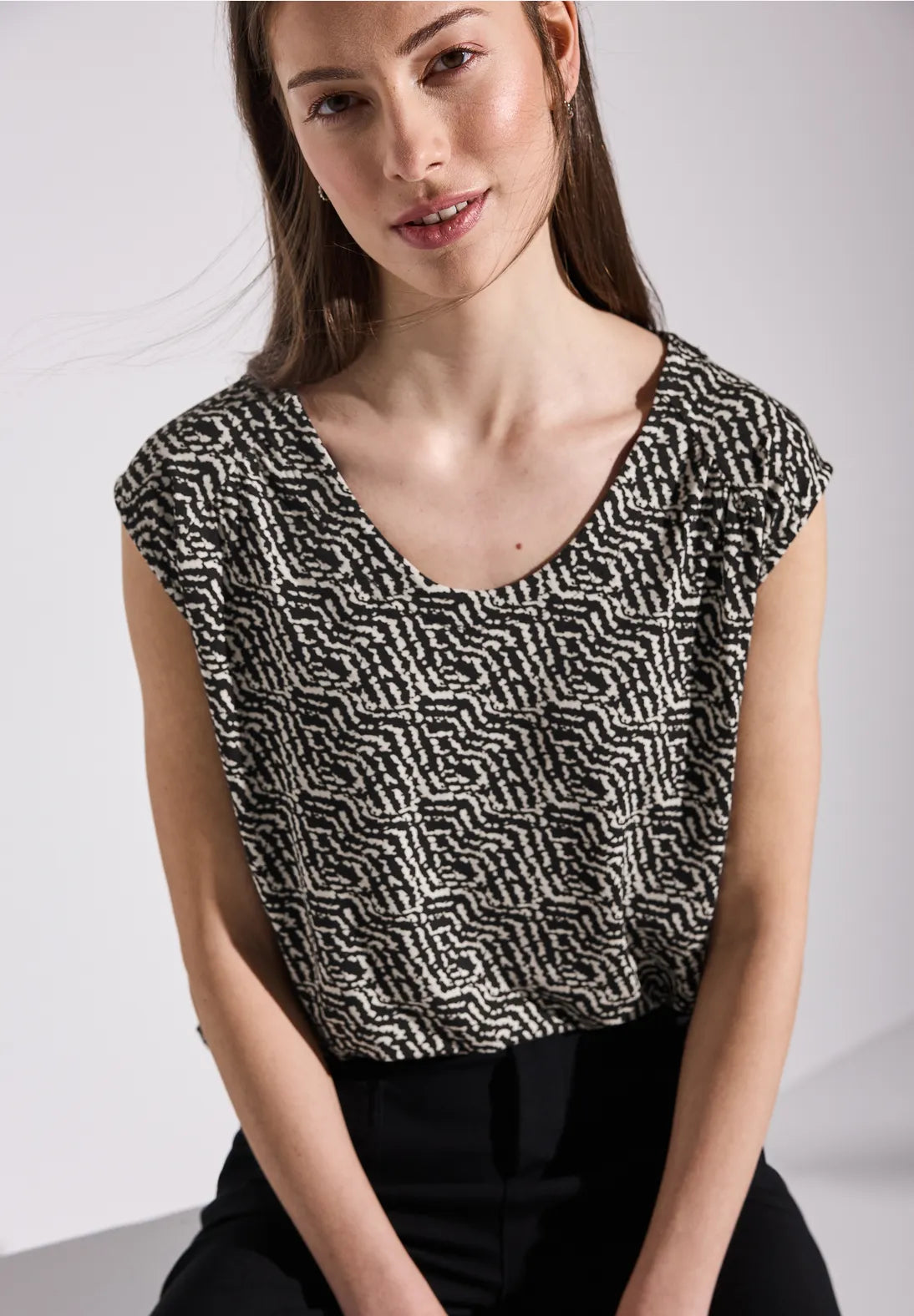 STREET ONE CAMISETA NEGRA ESTAMPADA DE TIRANTES