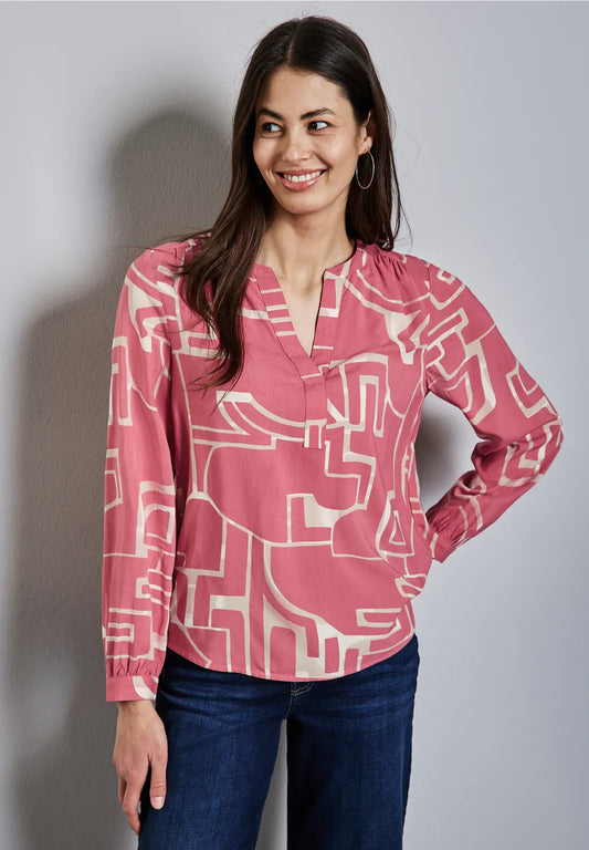 BLUSA ESTAMPADA CUELLO EN V