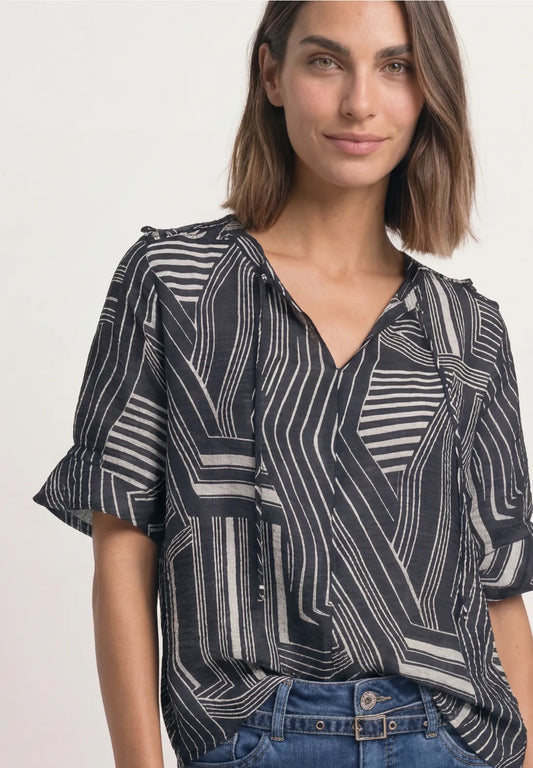 BLUSA ESTAMPADA ESCOTE EN V STREET ONE