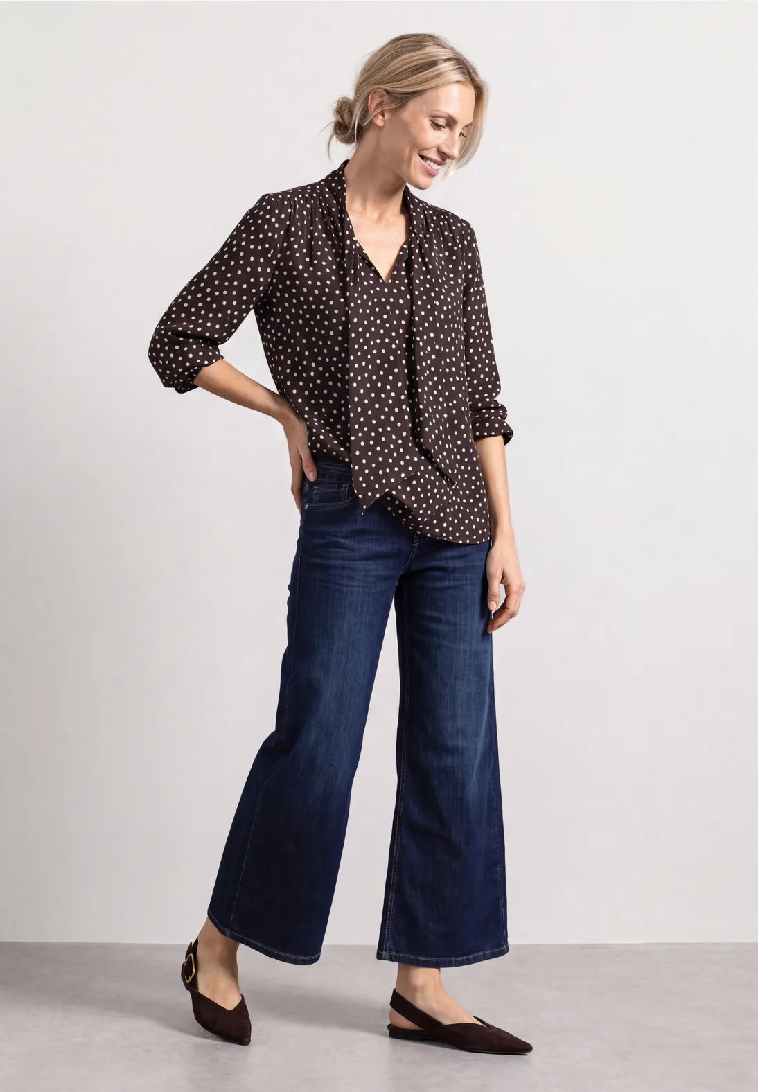 BLUSA MARRON CON TEXTURA ESTAMPADA STREET ONE