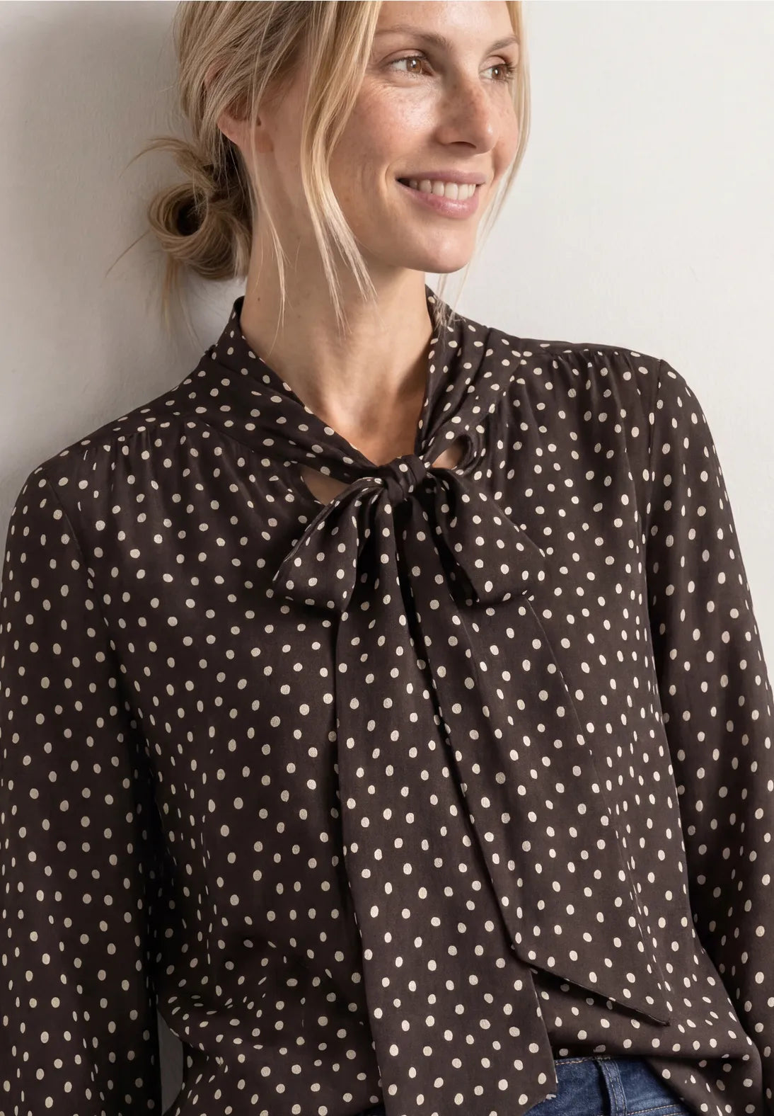 BLUSA MARRON CON TEXTURA ESTAMPADA STREET ONE