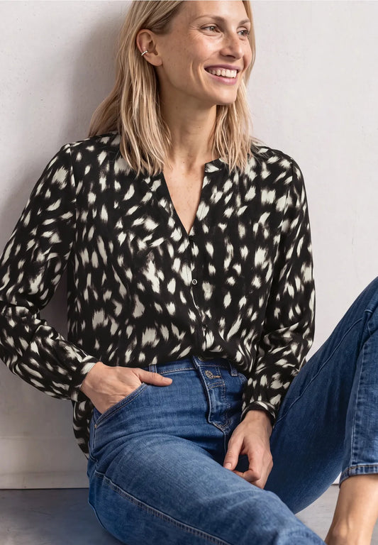 Blusa estampada cuello pico. Espritcalafell