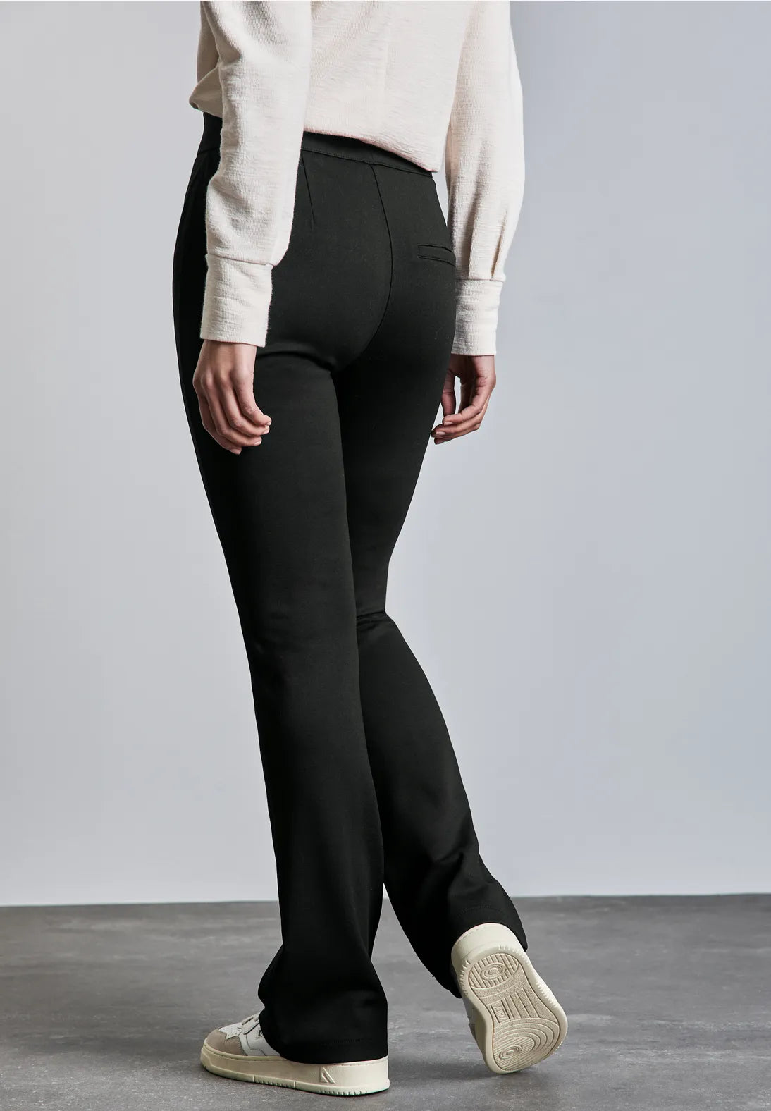 PANTALONES BOOTCUT PITILLO NEGROS