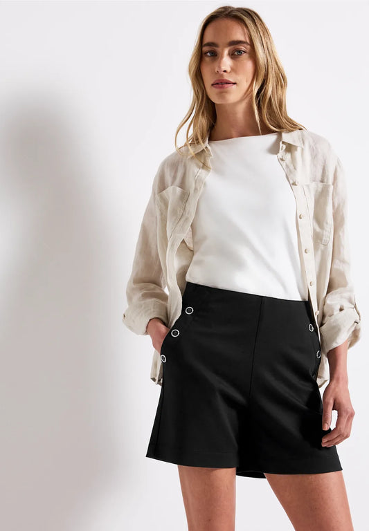 STREET ONE SHORT CON DETALLES DE BOTONES CINTURA ALTA