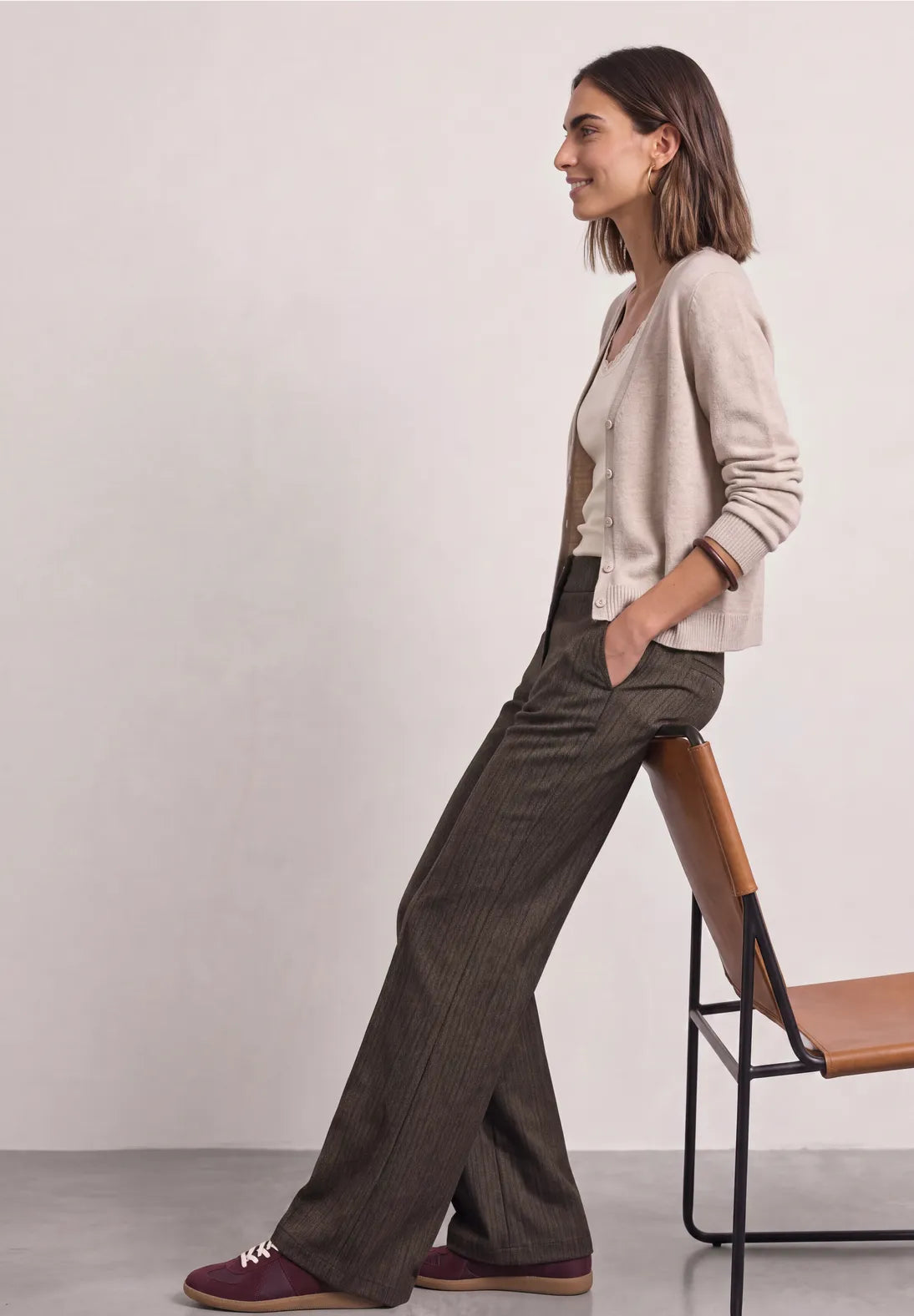 PANTALON ELEGANTE MARRON. EN3CALAFELL