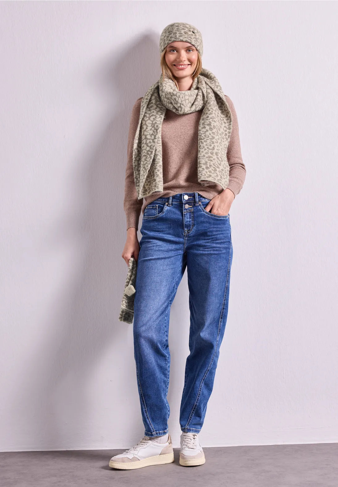 Gorro y bufanda estampado Jacquard Street One. EspritCalafell