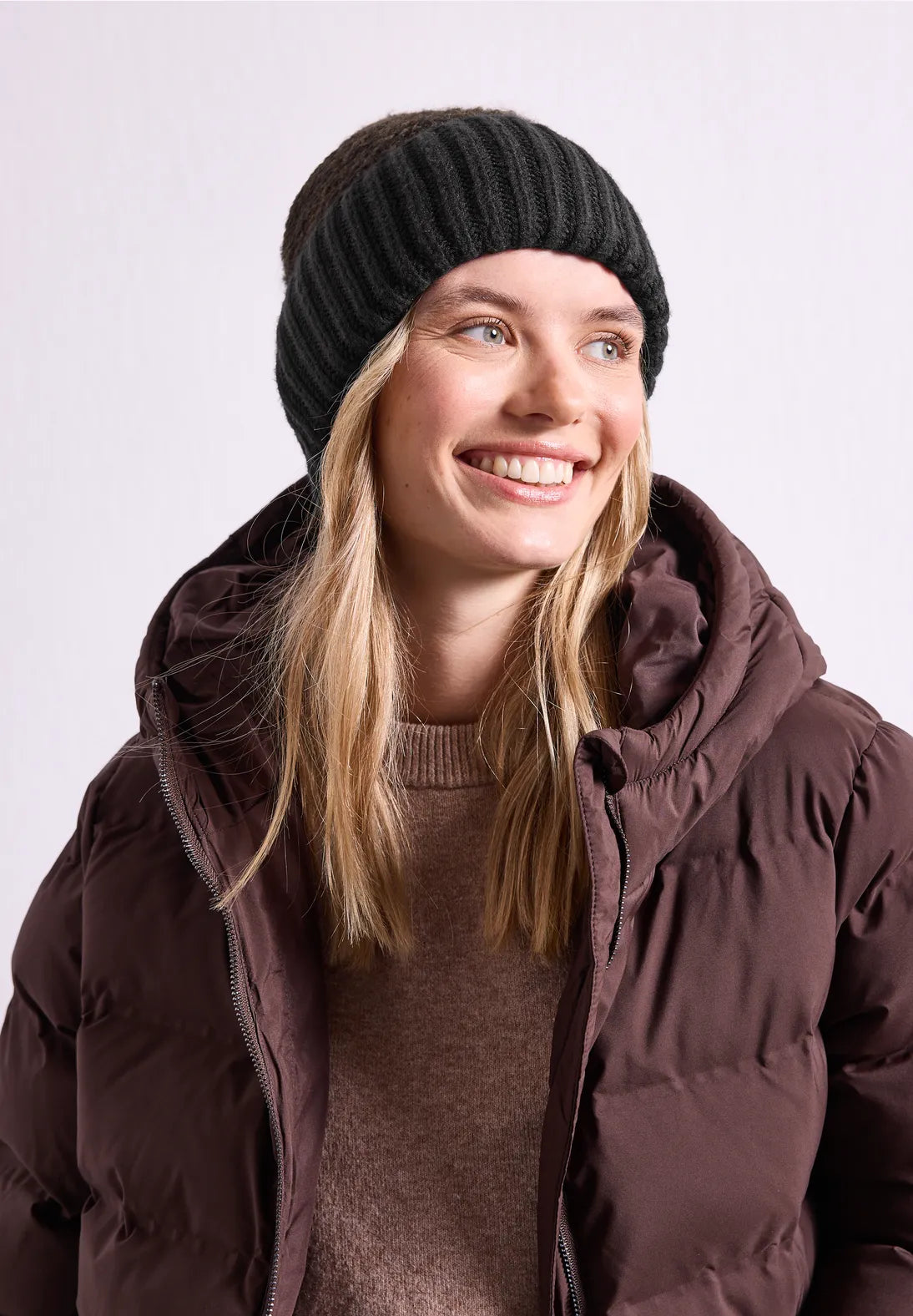 Gorro negro Street one. EspritCalafell