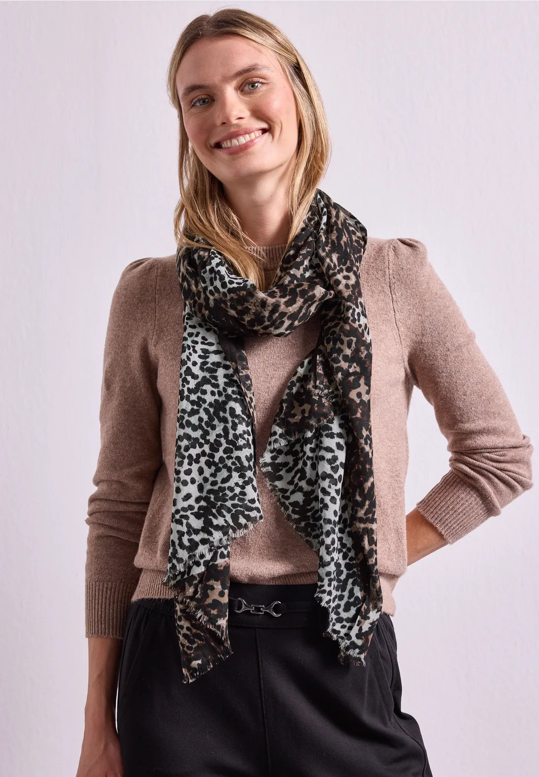 Bufanda estampado animal print, street one