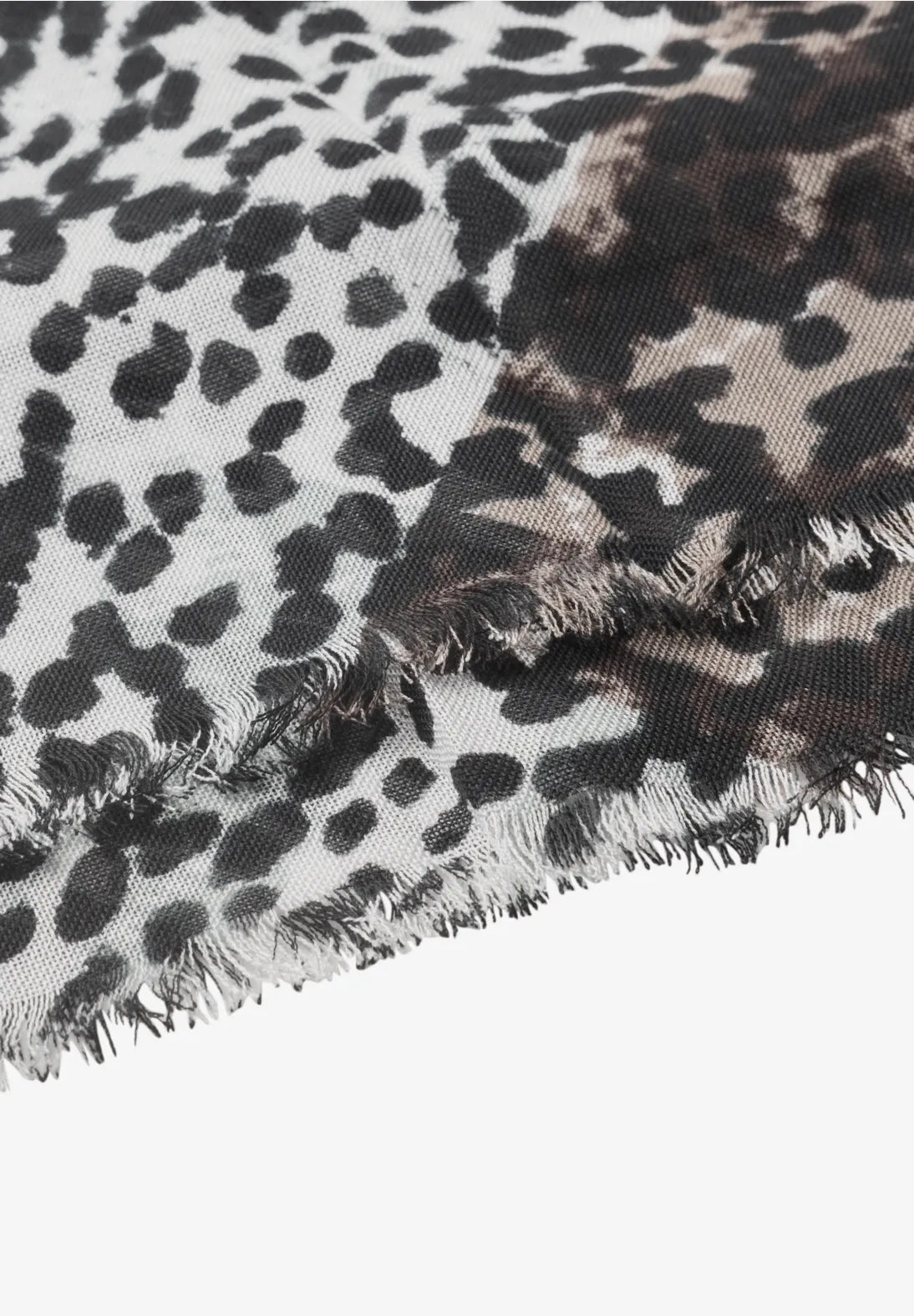 Bufanda estampado animal print, street one