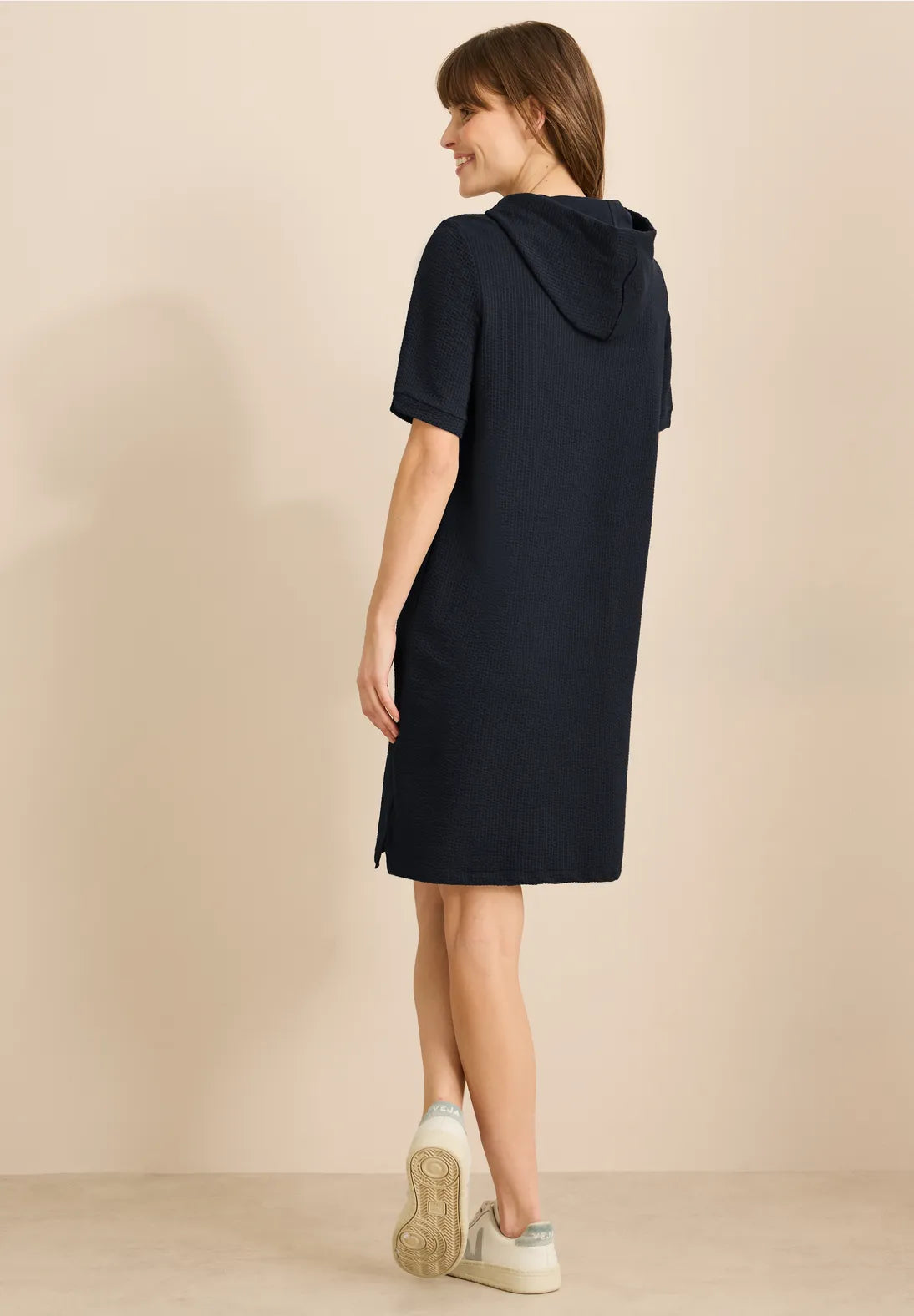 CECIL VESTIDO CON CAPUCHA