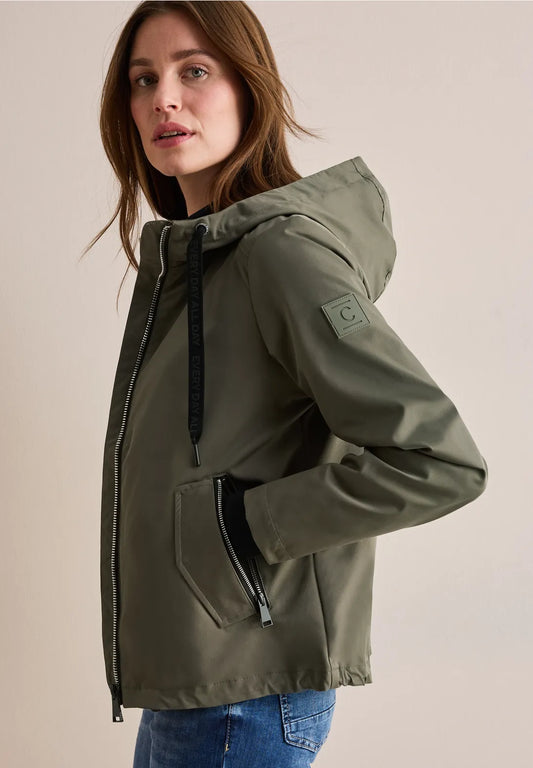 CHAQUETA CORTA DE ESTILO DEPORTIVO