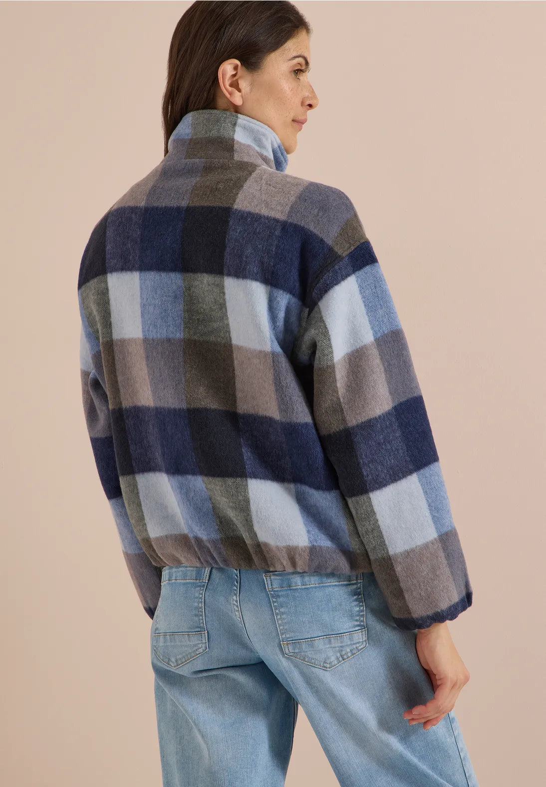 CHAQUETA LIGERA CUELLO ALTO A CUADROS CECIL
