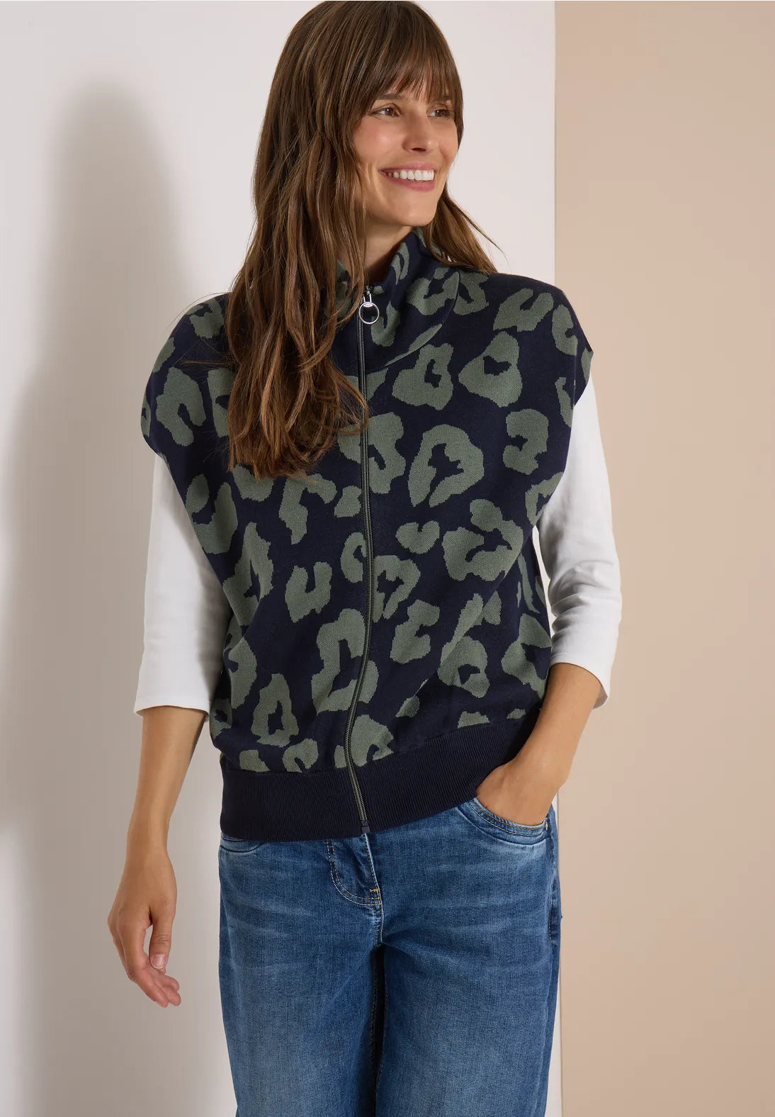 CHALECO DE PUNTO ANIMAL PRINT CECIL