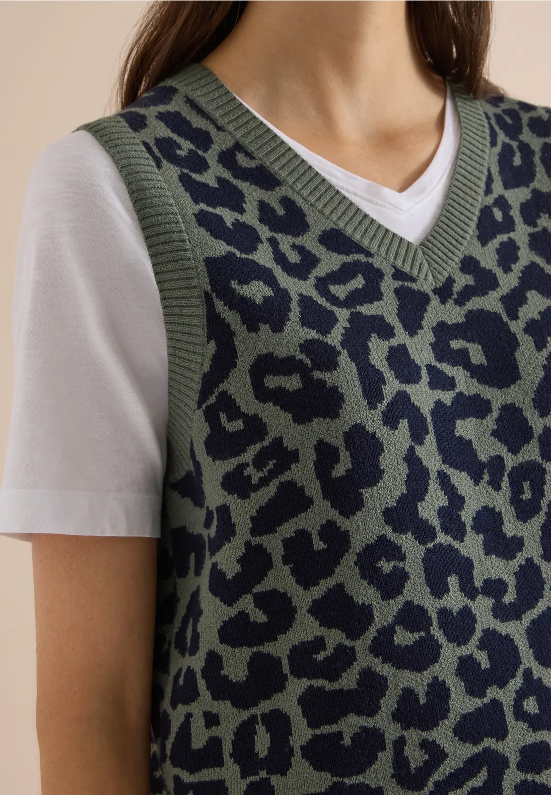CHALECO DE PUNTO ANIMAL PRINT CECIL