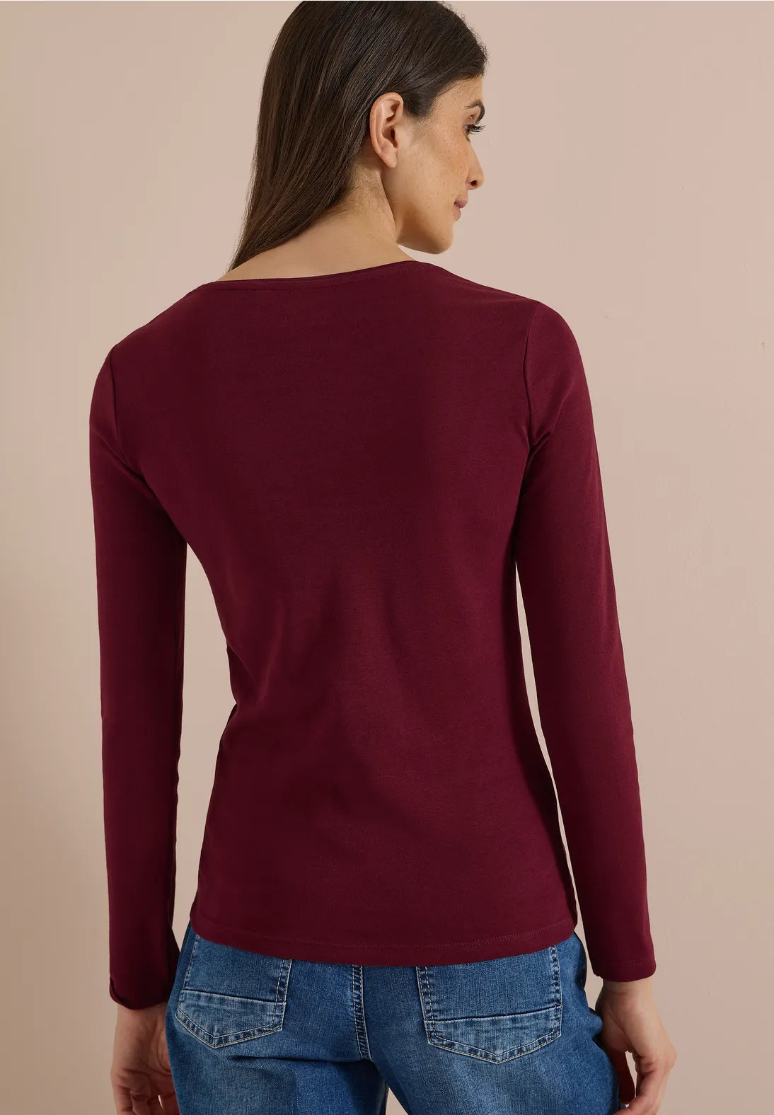 CAMISETA BASICA CUELLO BARCO CECIL