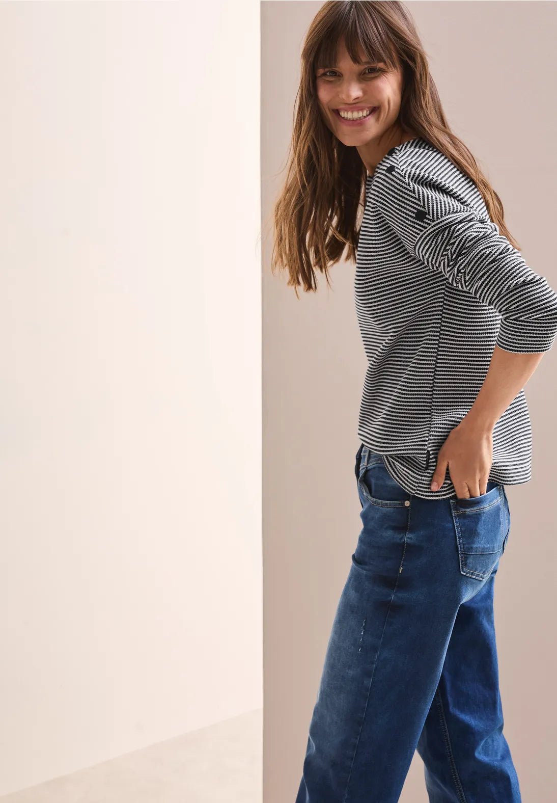 CAMISETA A RAYAS CON DETALLES